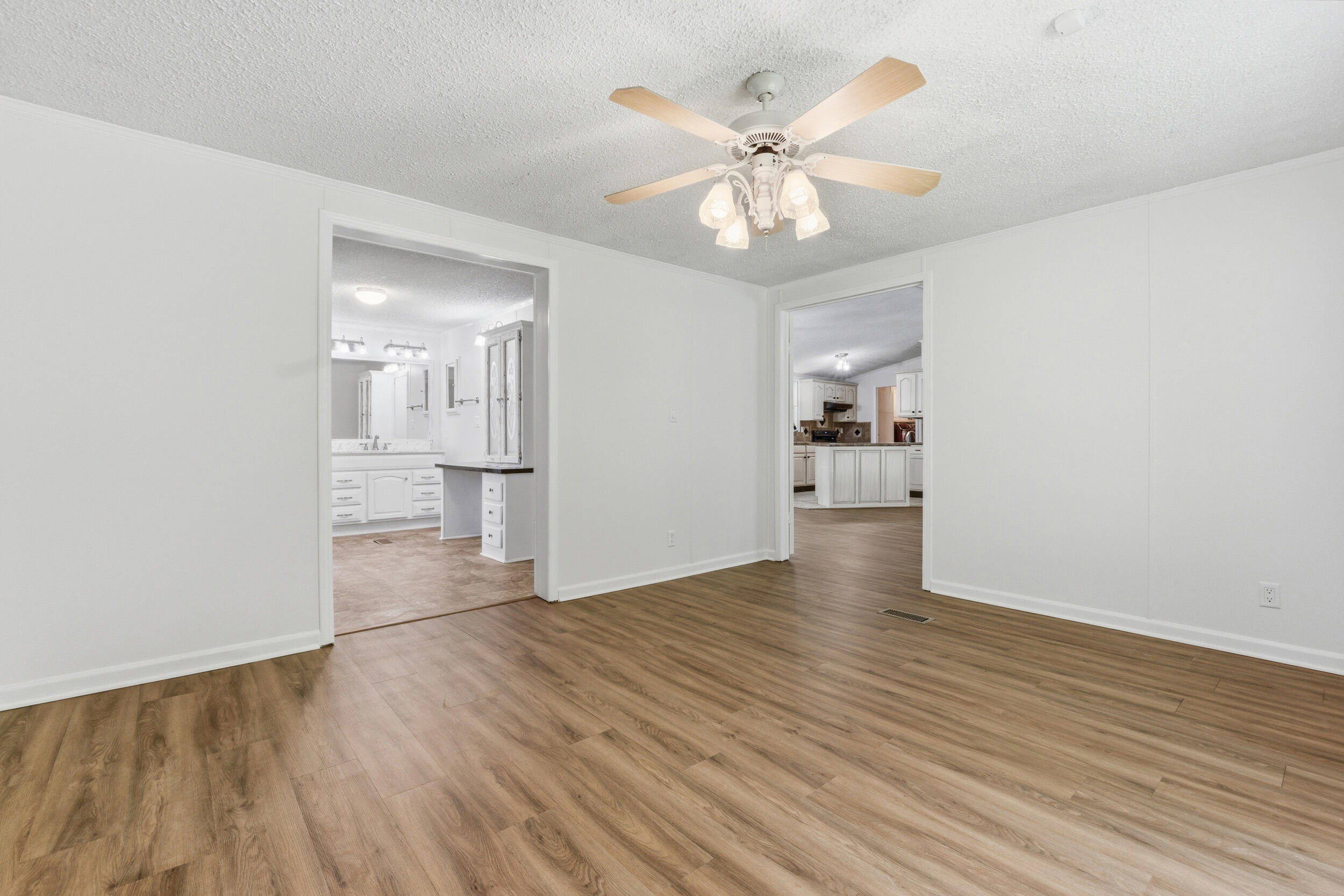 2404 Dove Lane