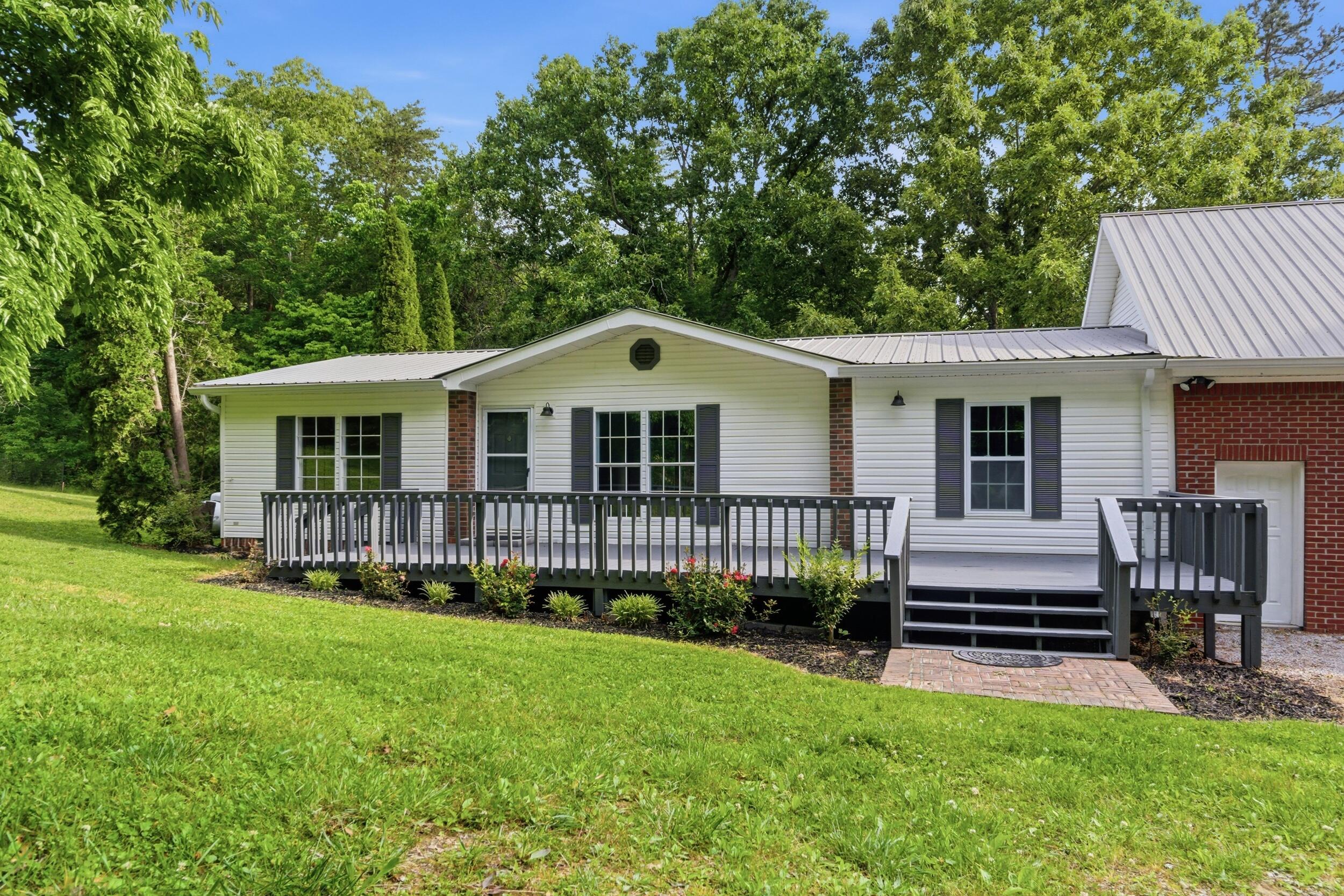 2404 Dove Lane