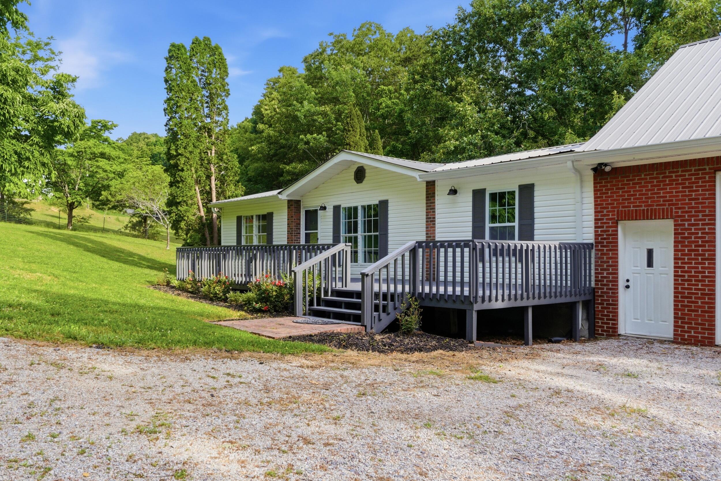 2404 Dove Lane