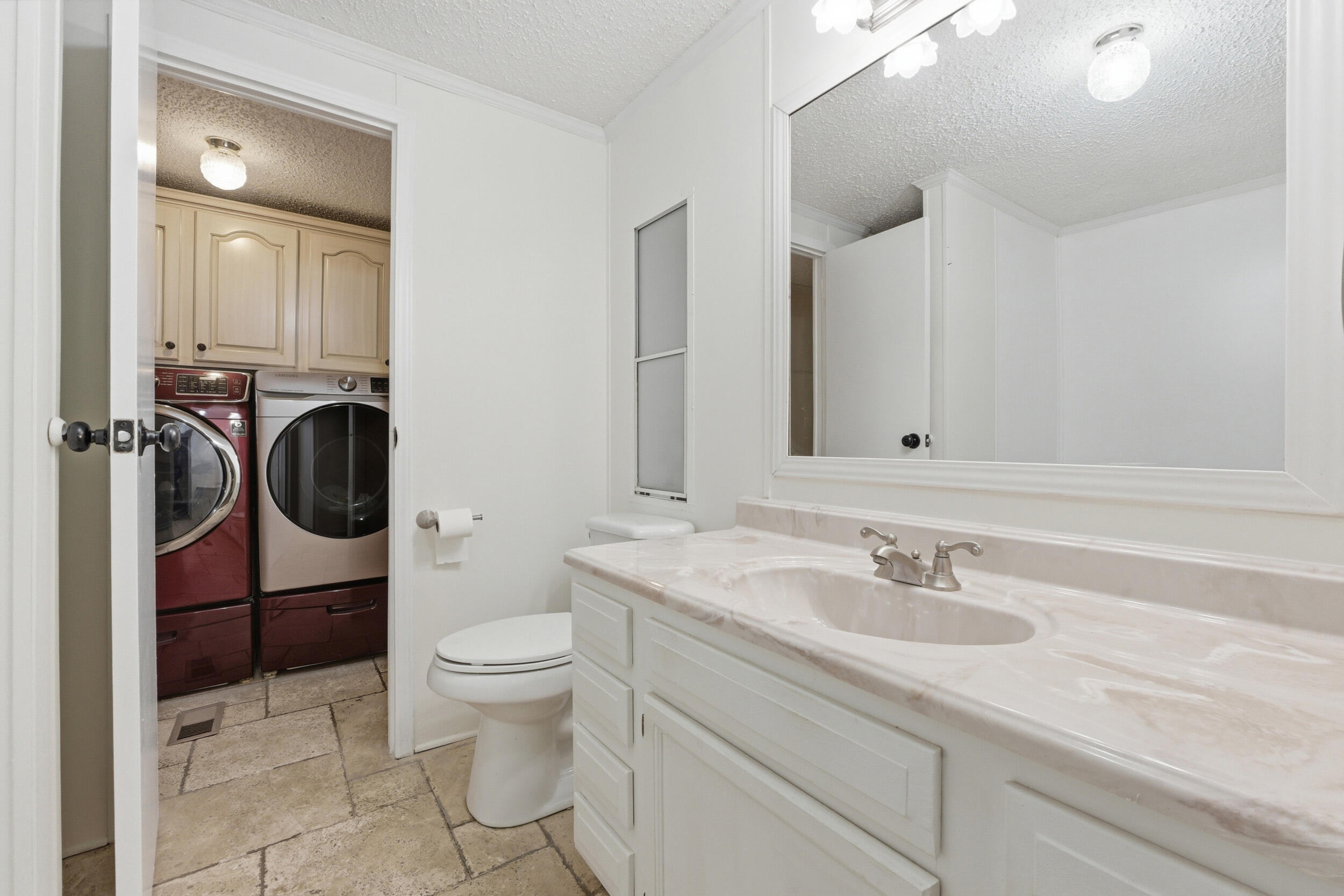 2404 Dove Lane