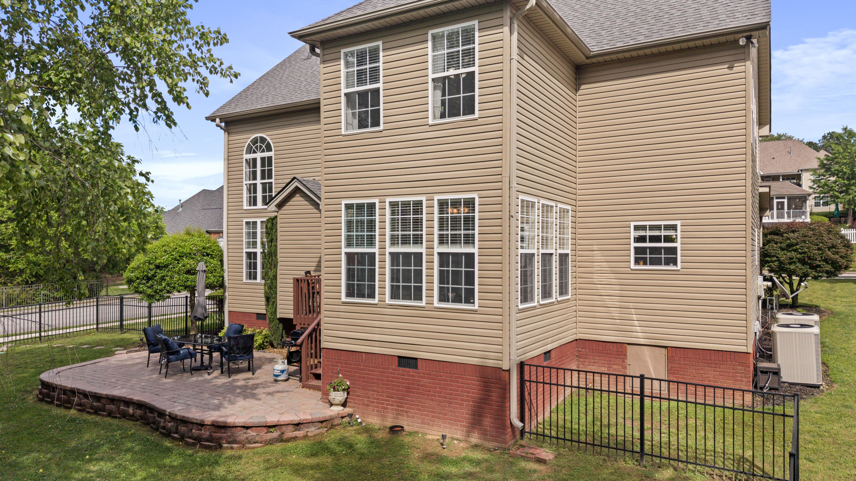 9698 Chaucer Terrace