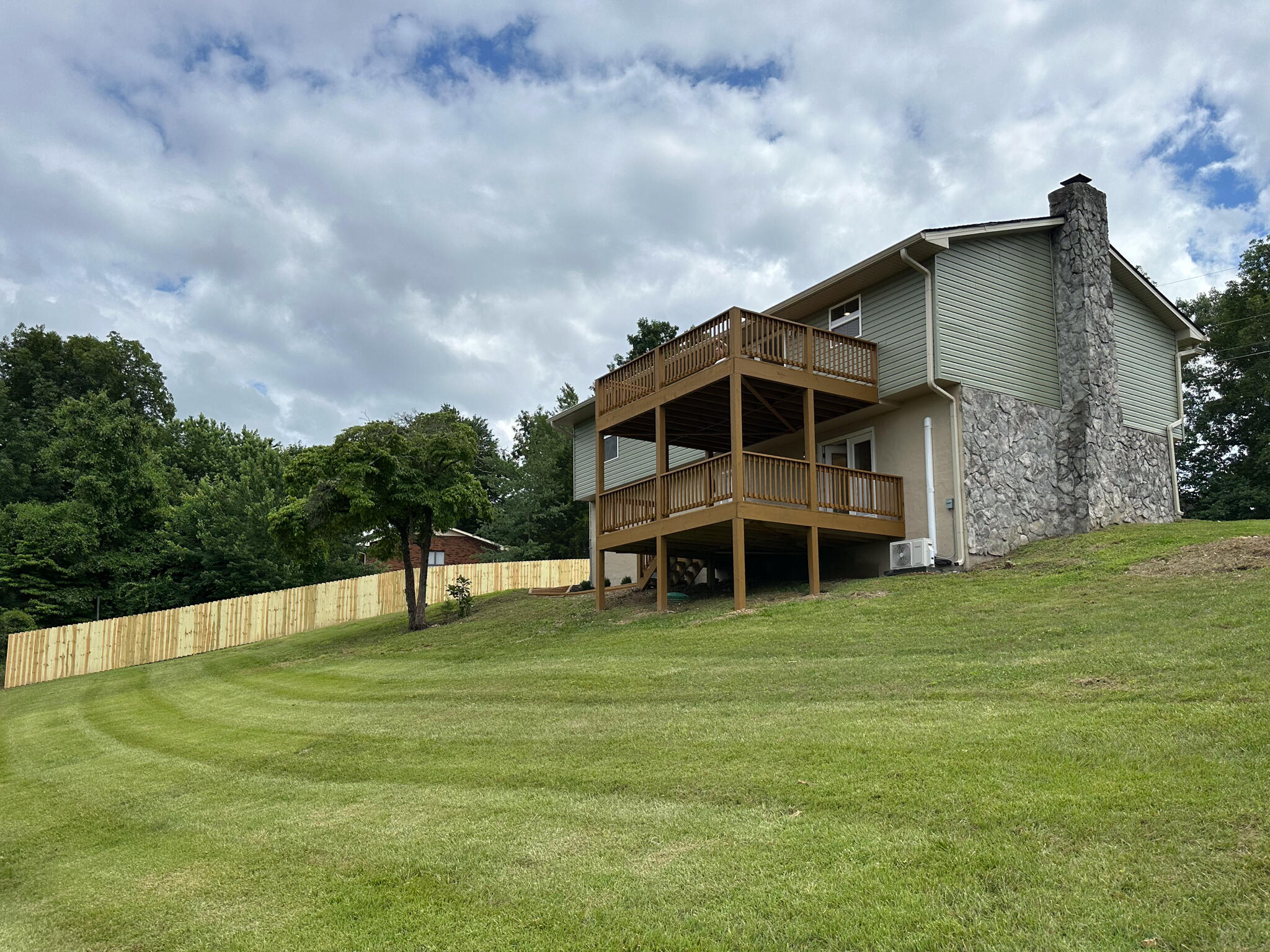 6909 Sandy Cove Drive
