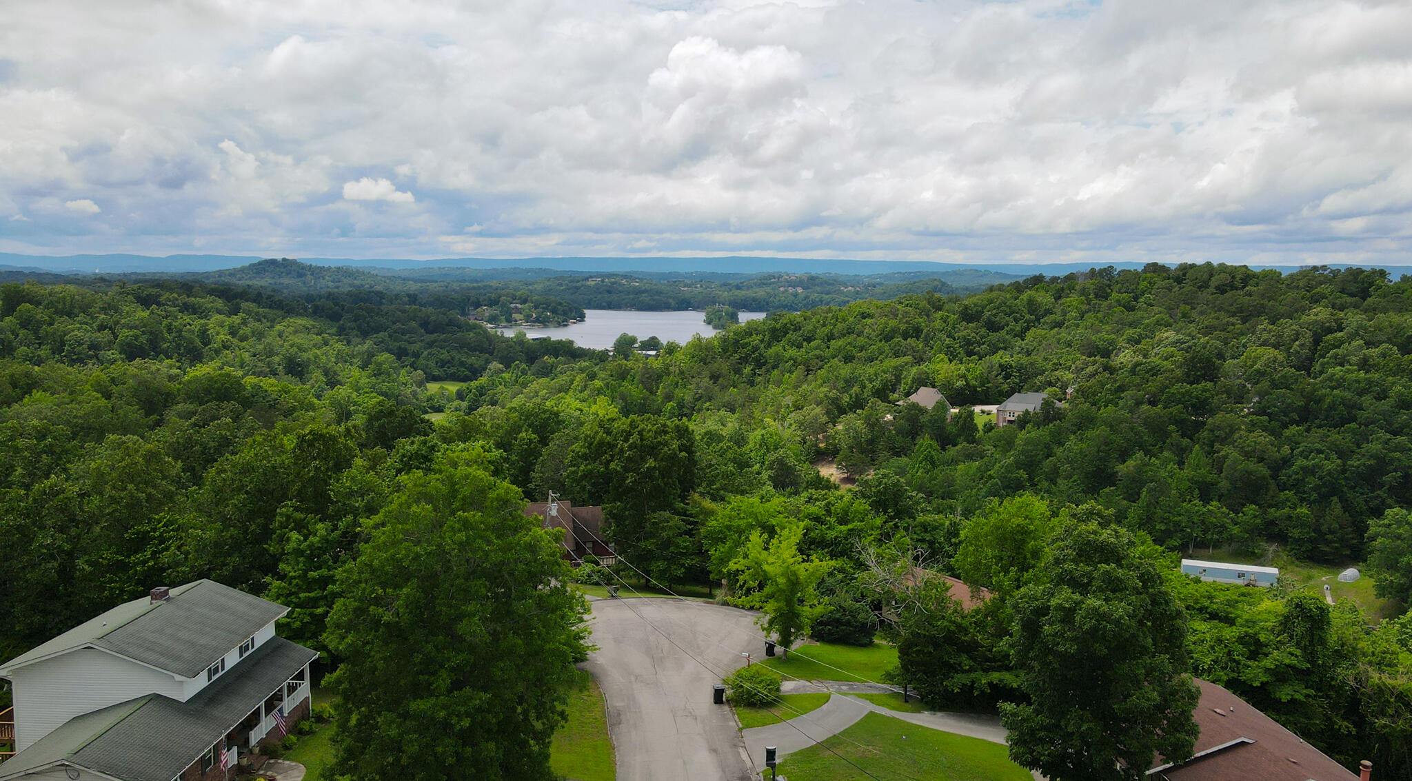 6909 Sandy Cove Drive