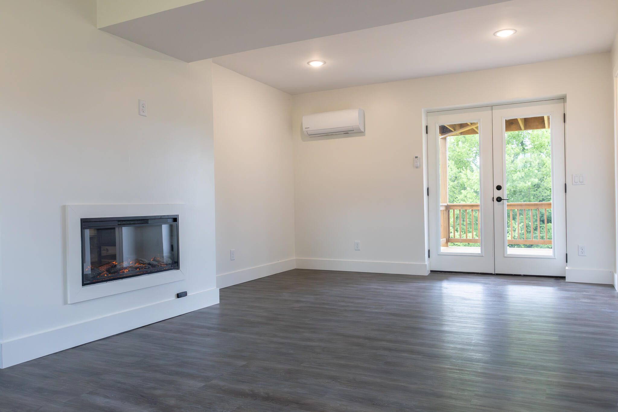 6909 Sandy Cove Drive