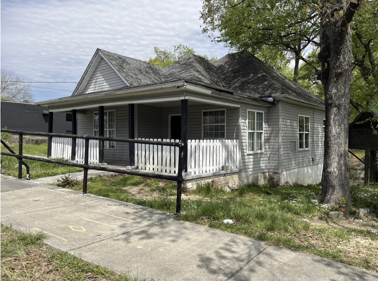 910 Lafayette Road