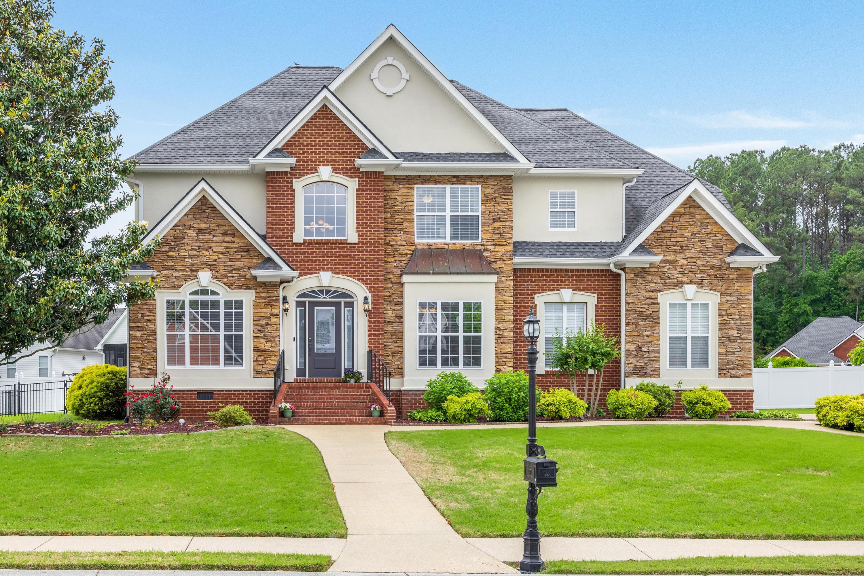 418 Champagne Circle