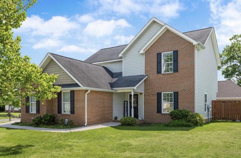 647 Peachtree Circle