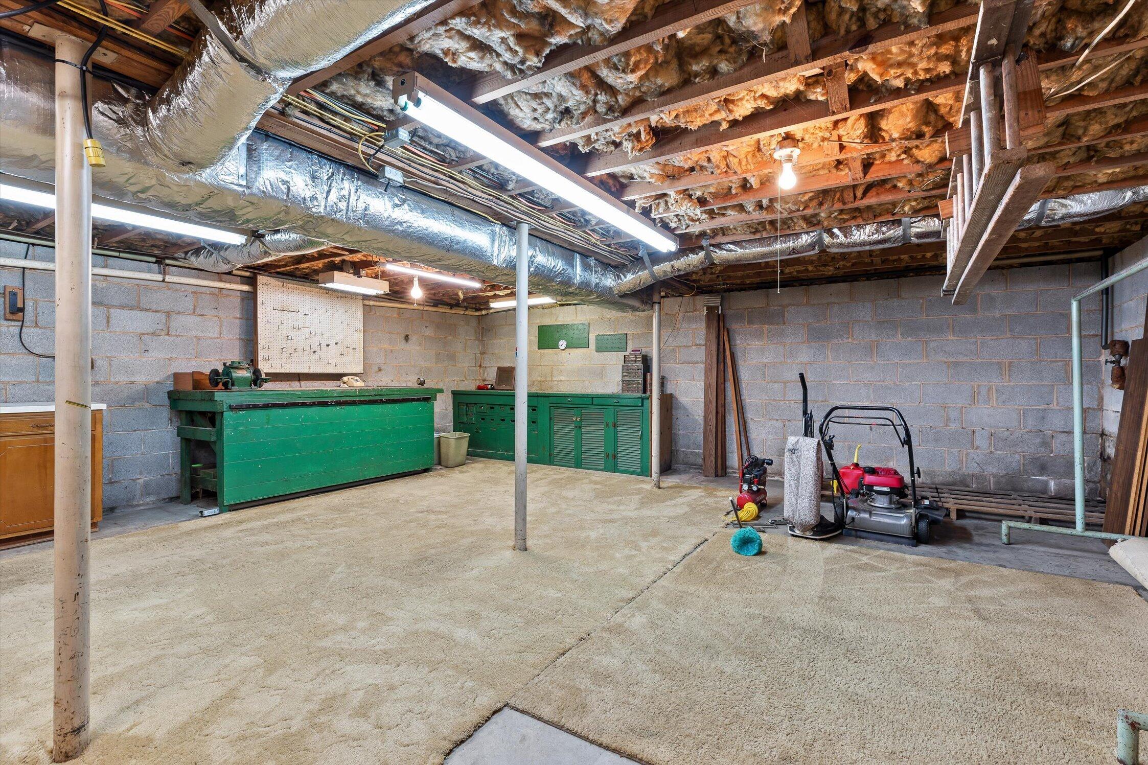 1324 Easy Lane
