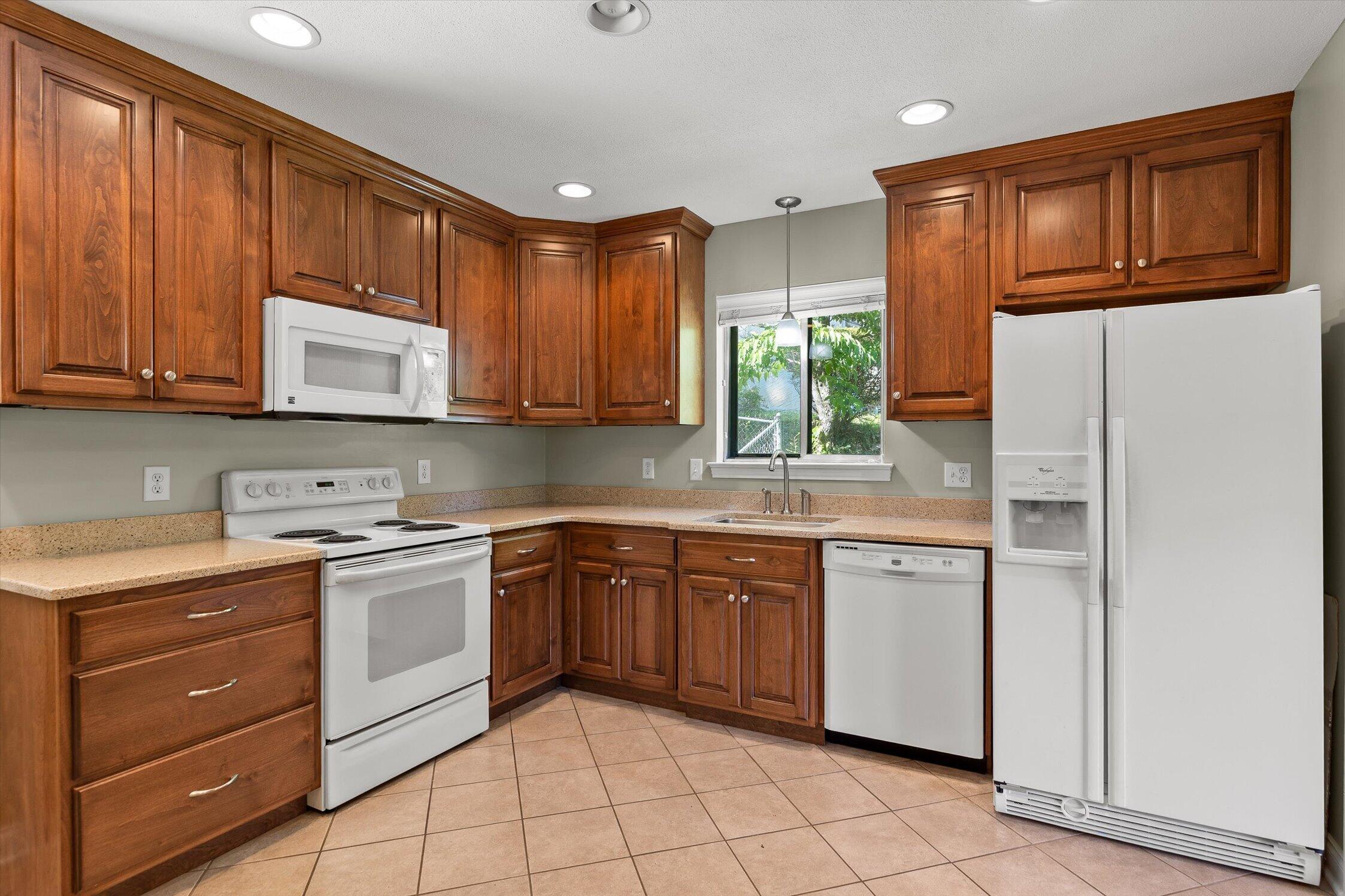 1324 Easy Lane