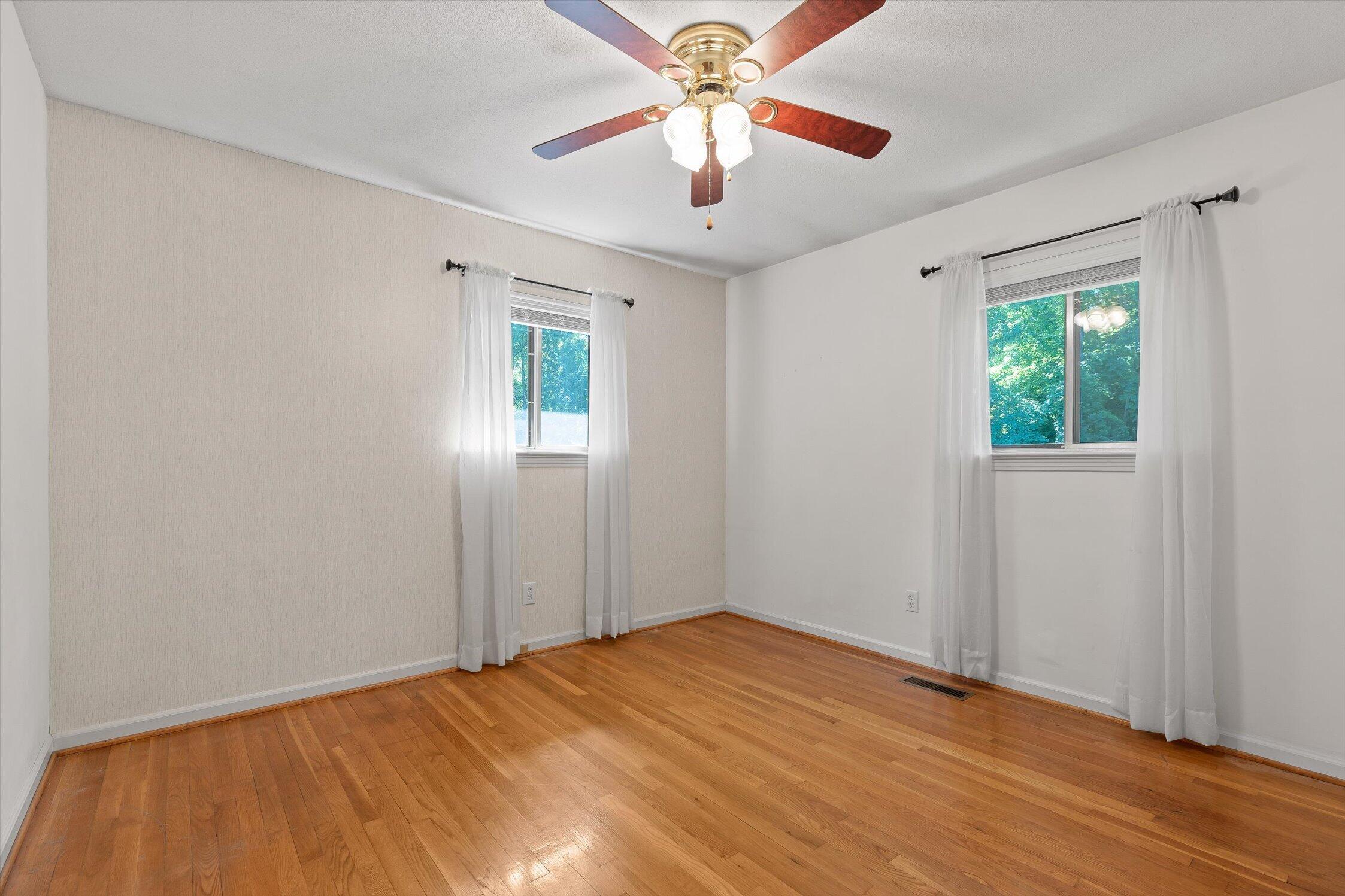 1324 Easy Lane