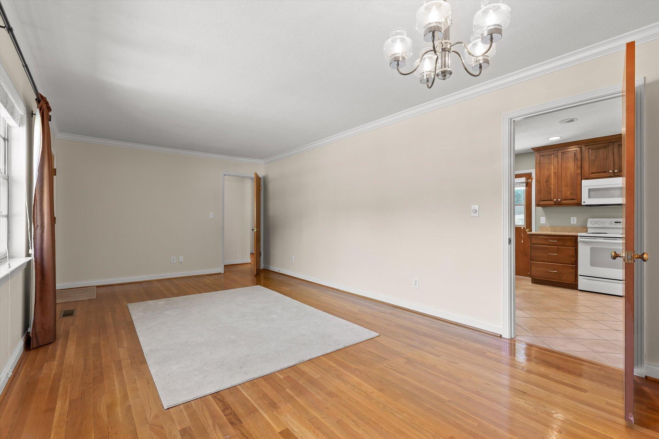 1324 Easy Lane