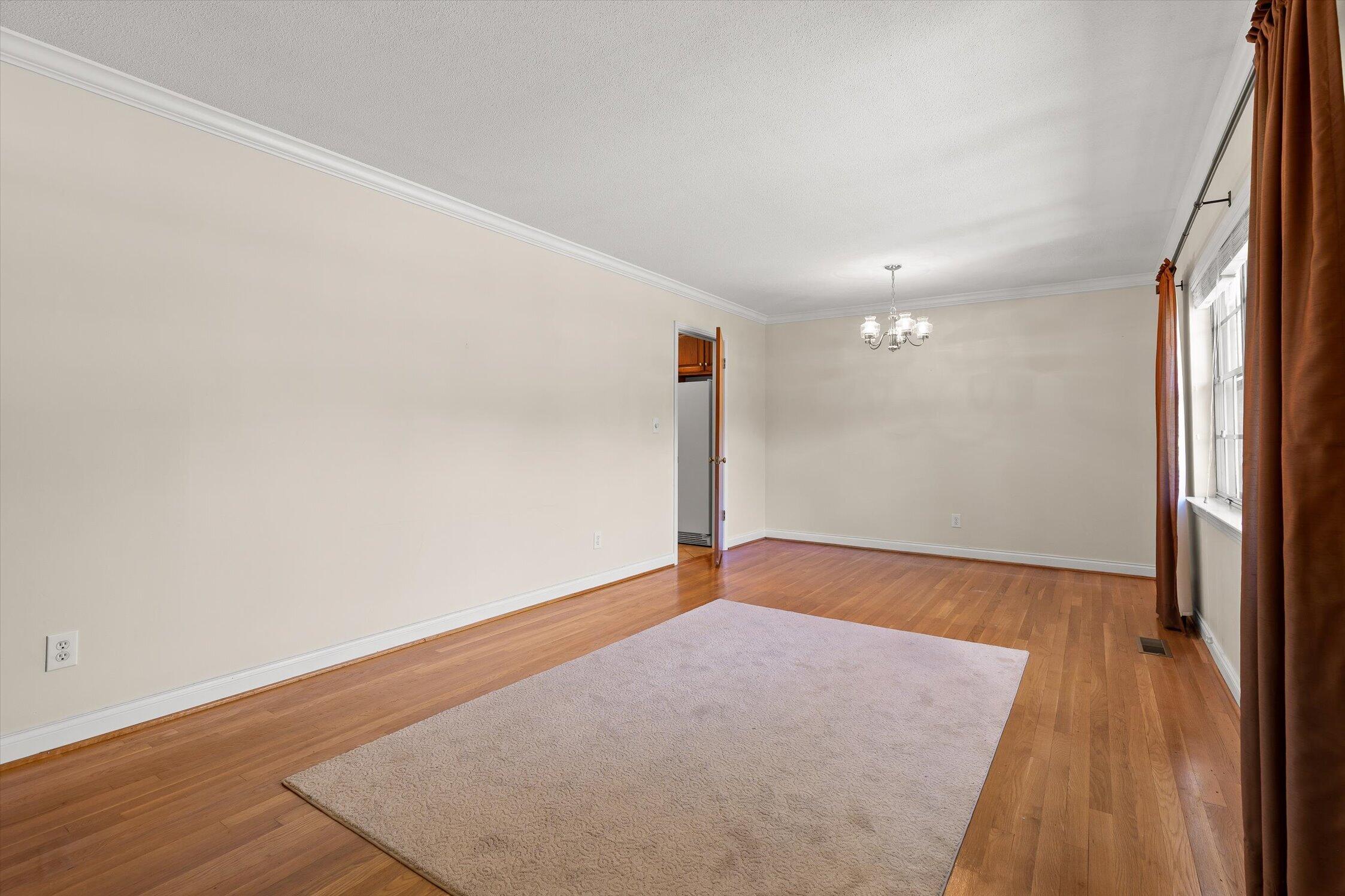 1324 Easy Lane