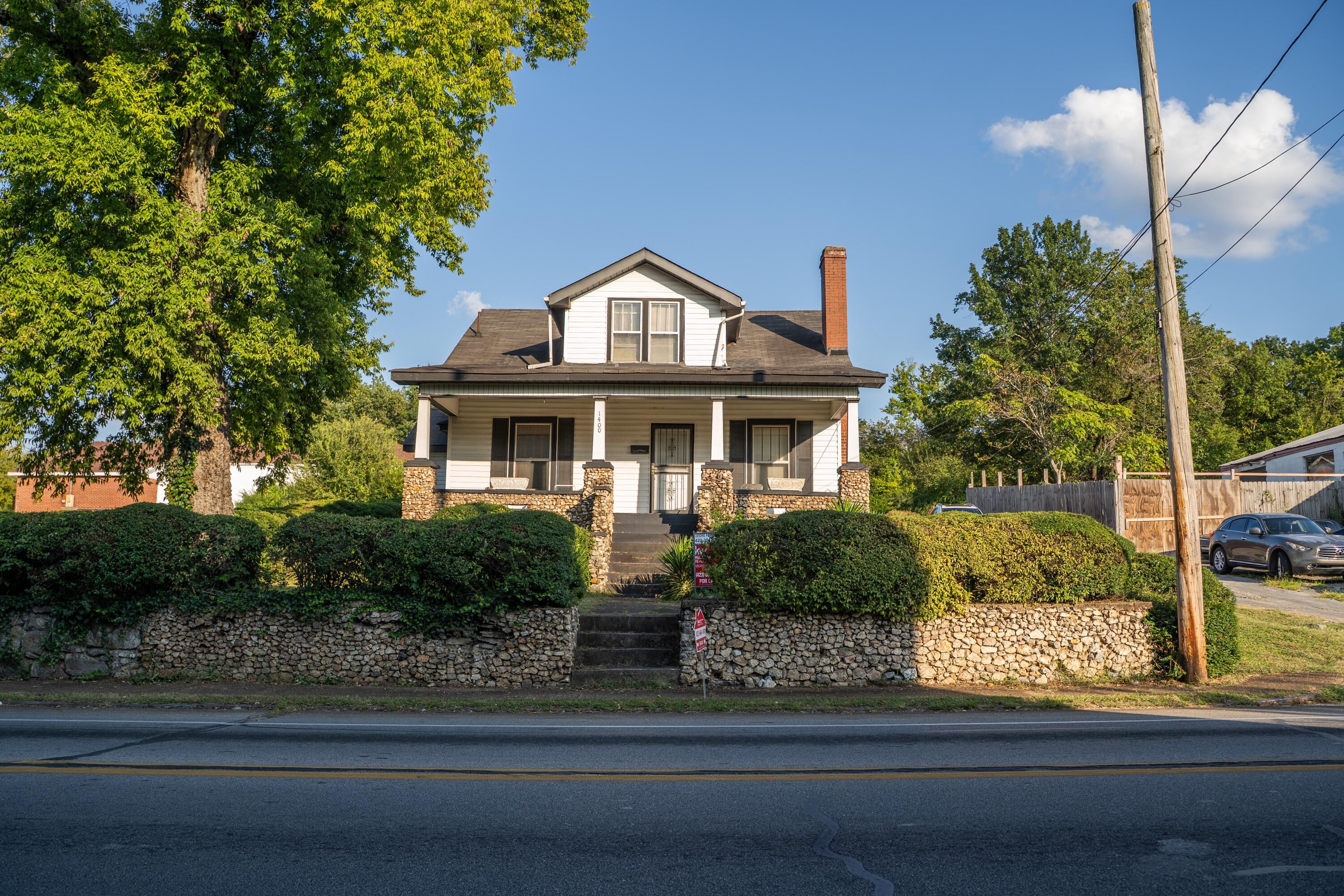 1400 Dodson Avenue