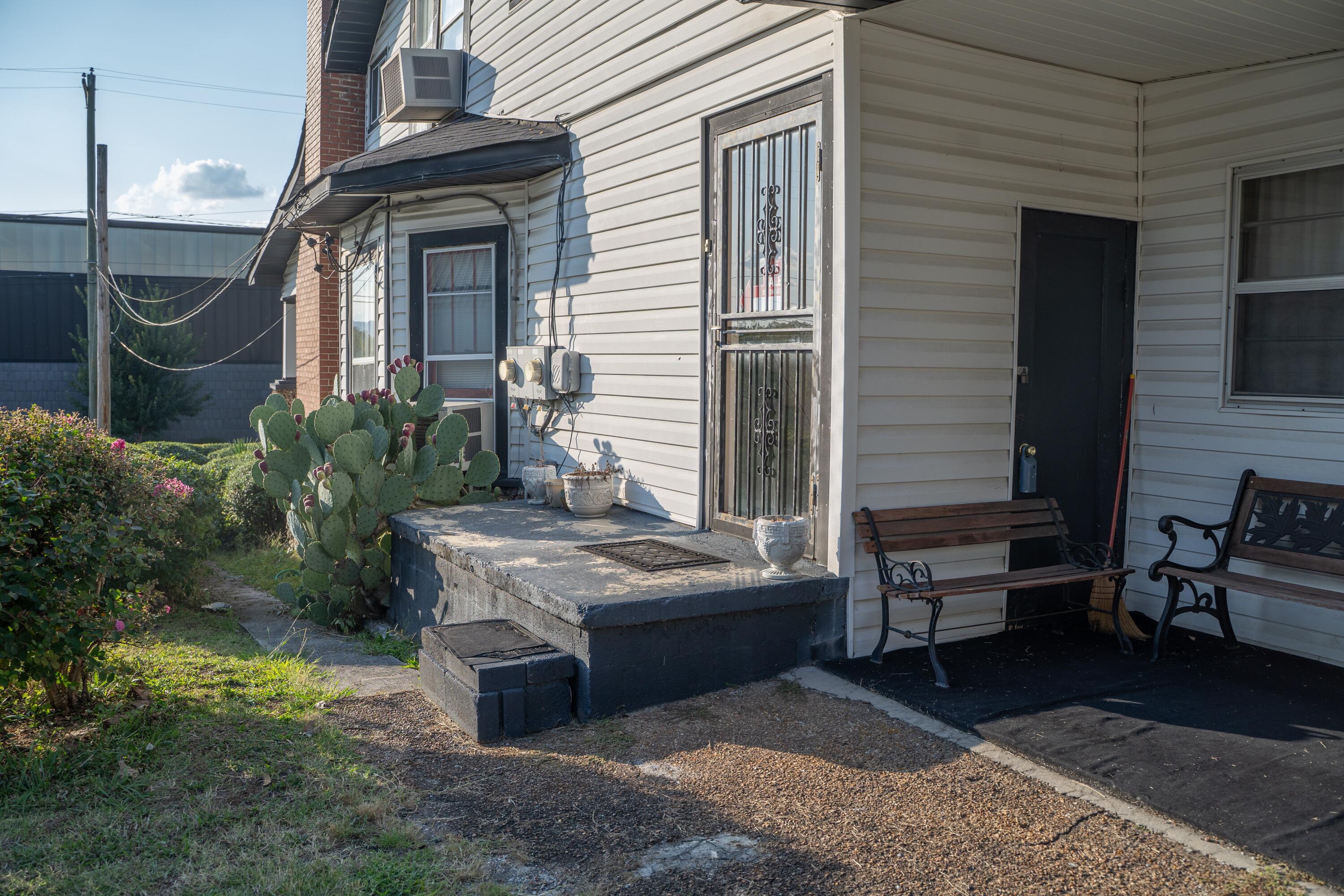 1400 Dodson Avenue