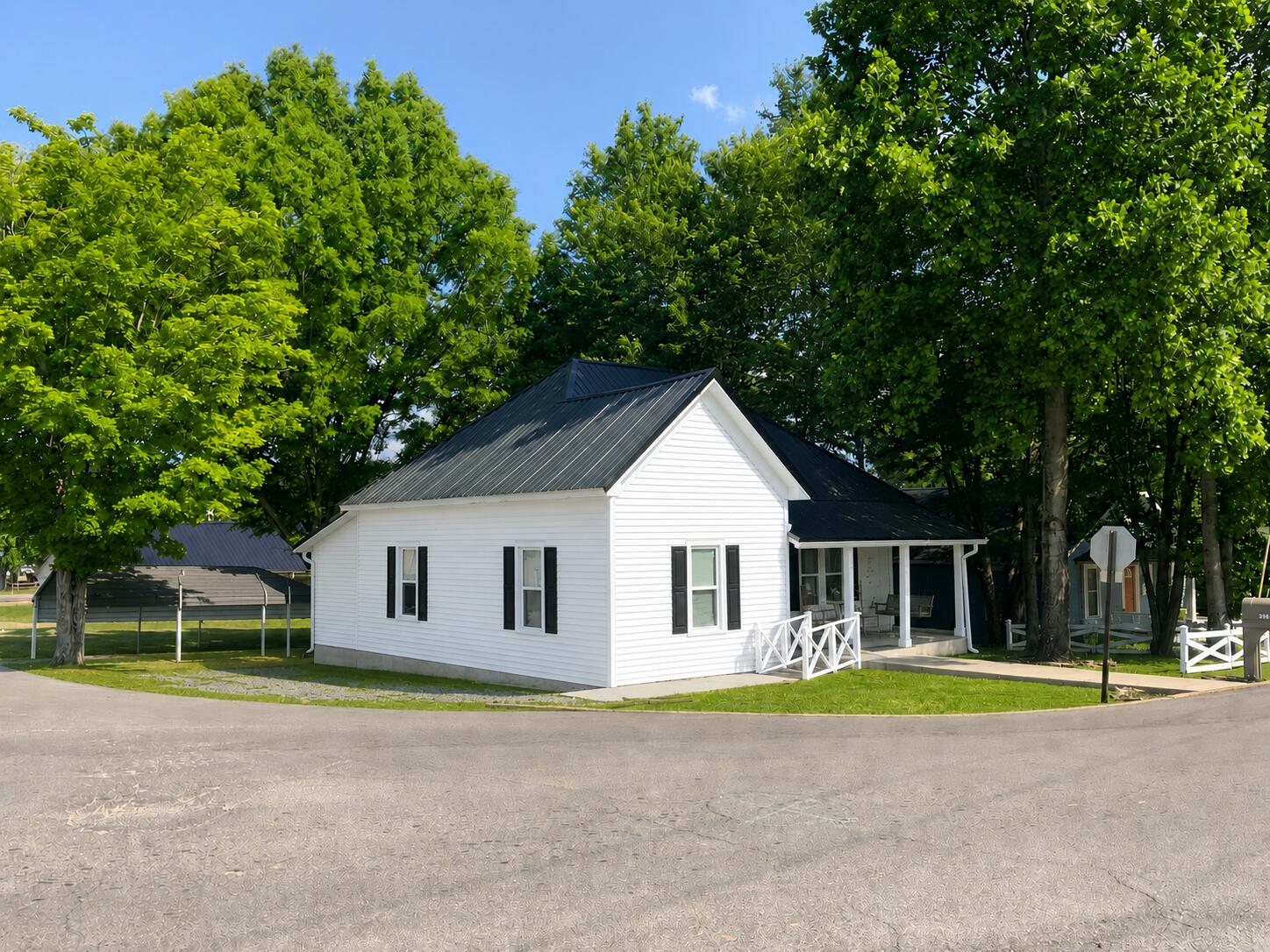 306 N Cherokee Street, LaFayette
