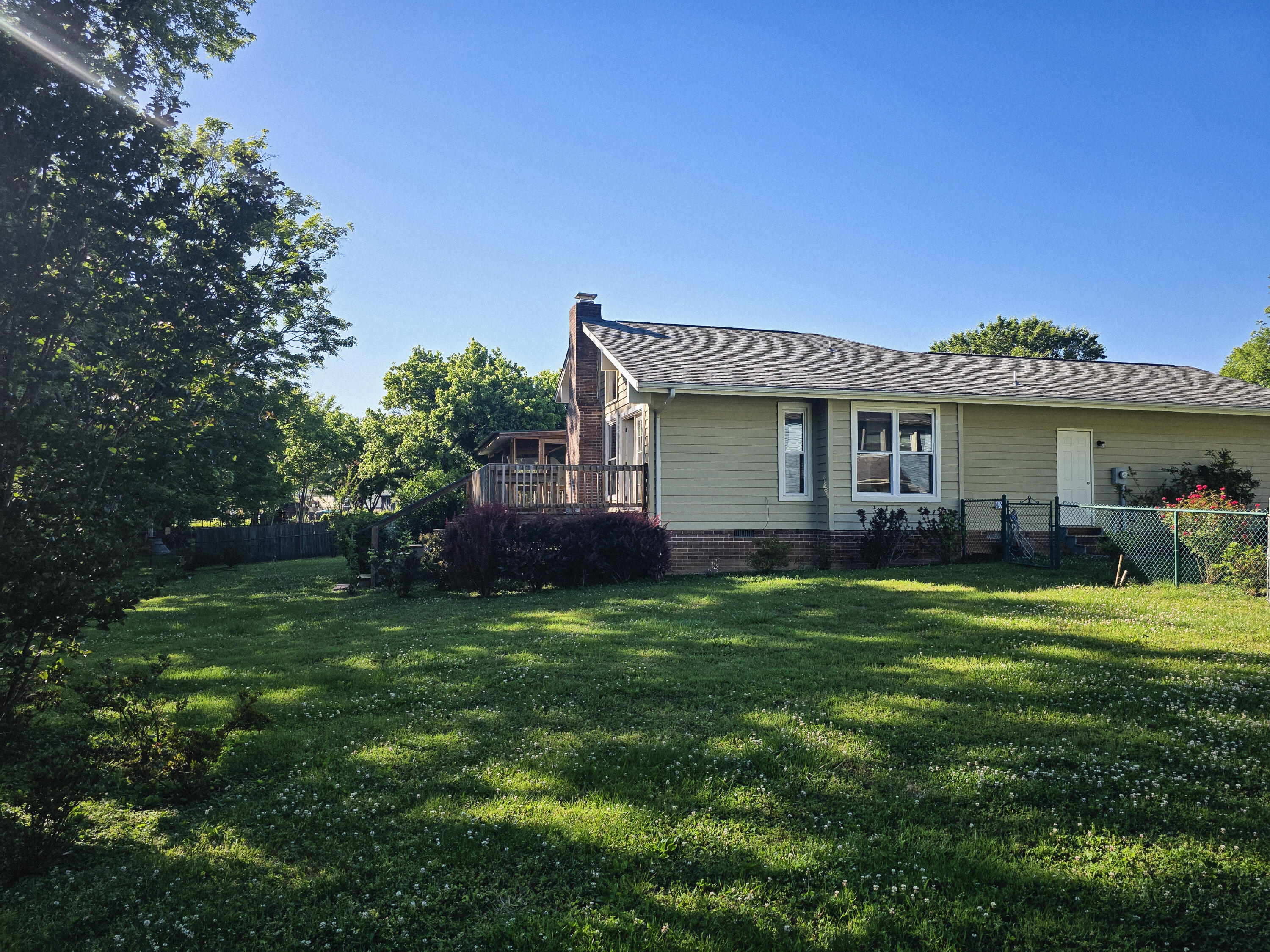 210 Winding Creek Circle NW