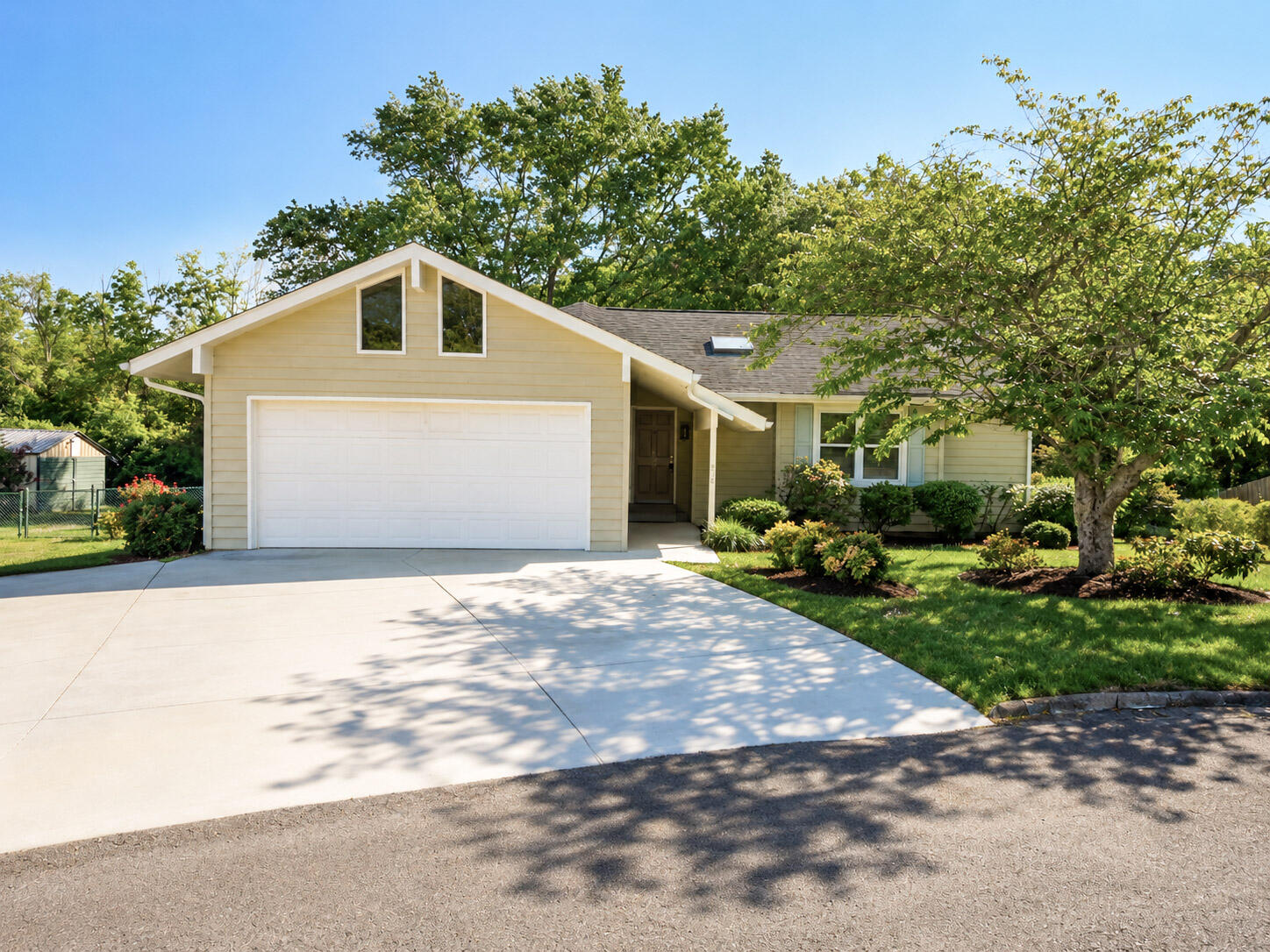 210 Winding Creek Circle NW