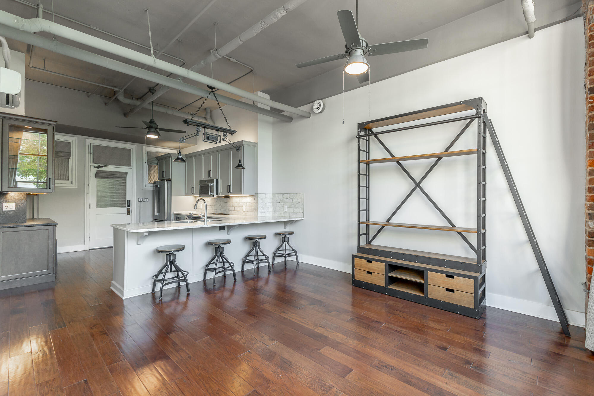 1301 Market Street, 106
