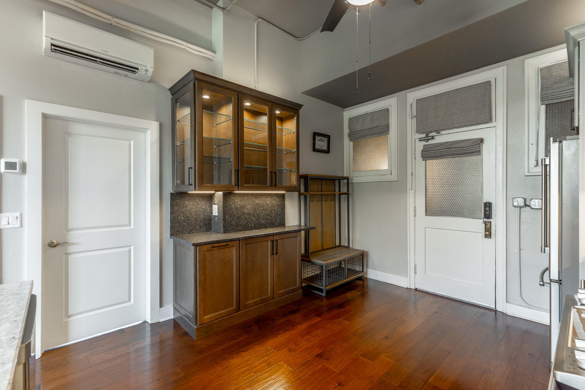 1301 Market Street, 106