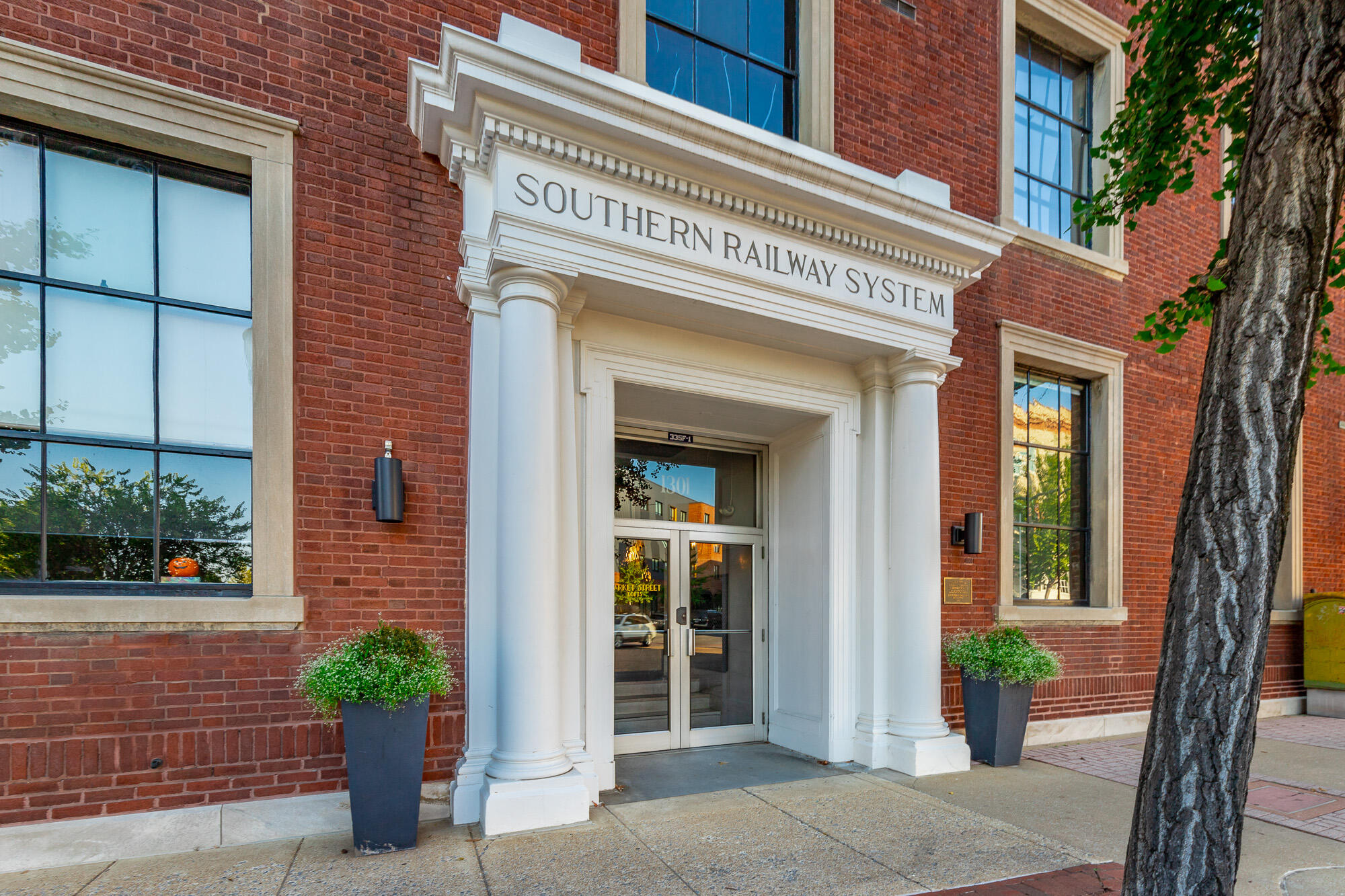 1301 Market Street, 106