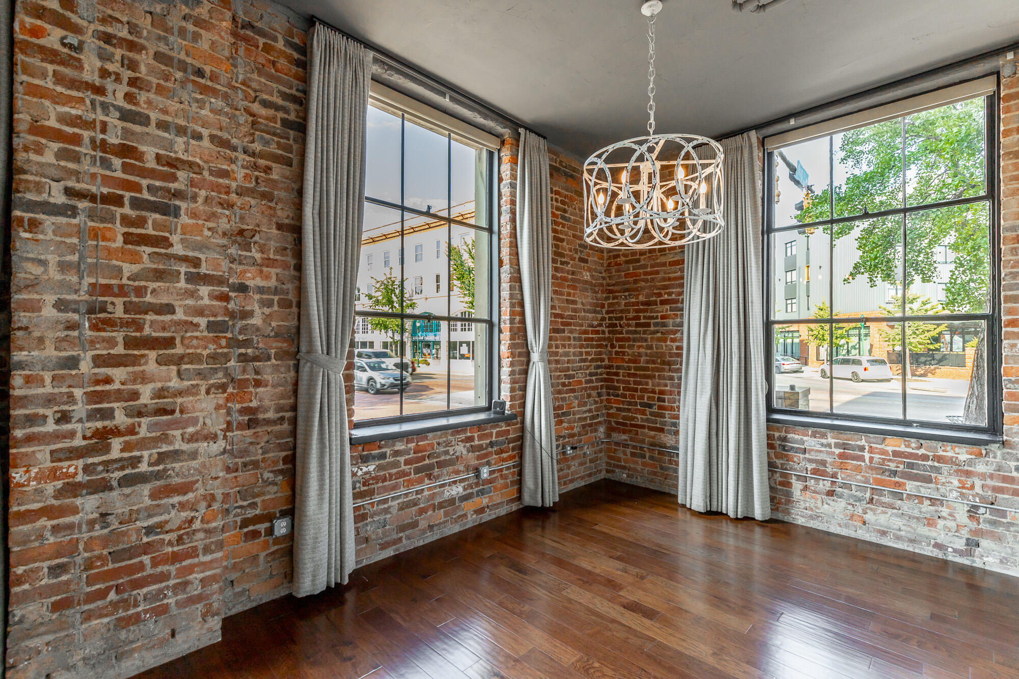 1301 Market Street, 106