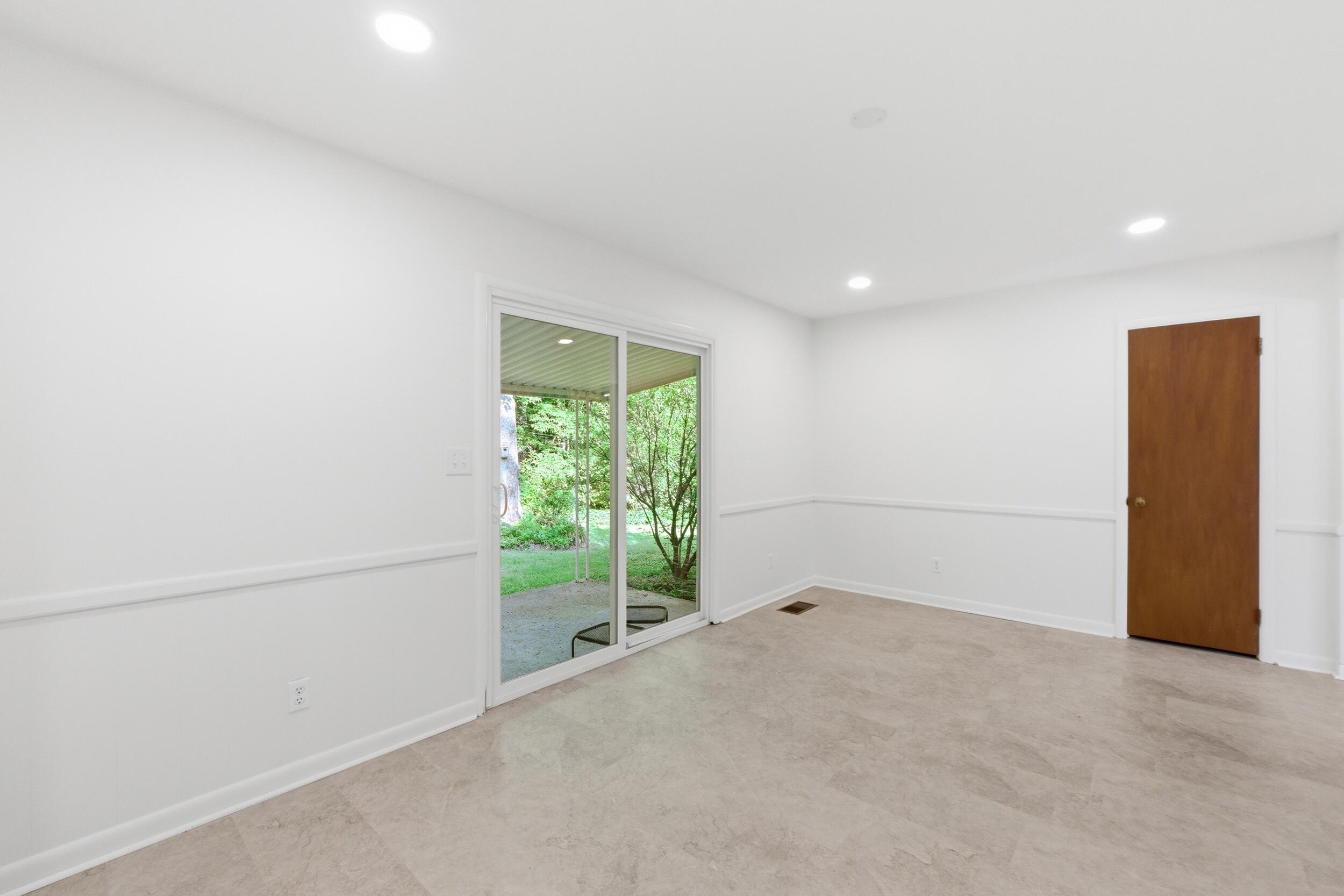 945 Brynwood Terrace