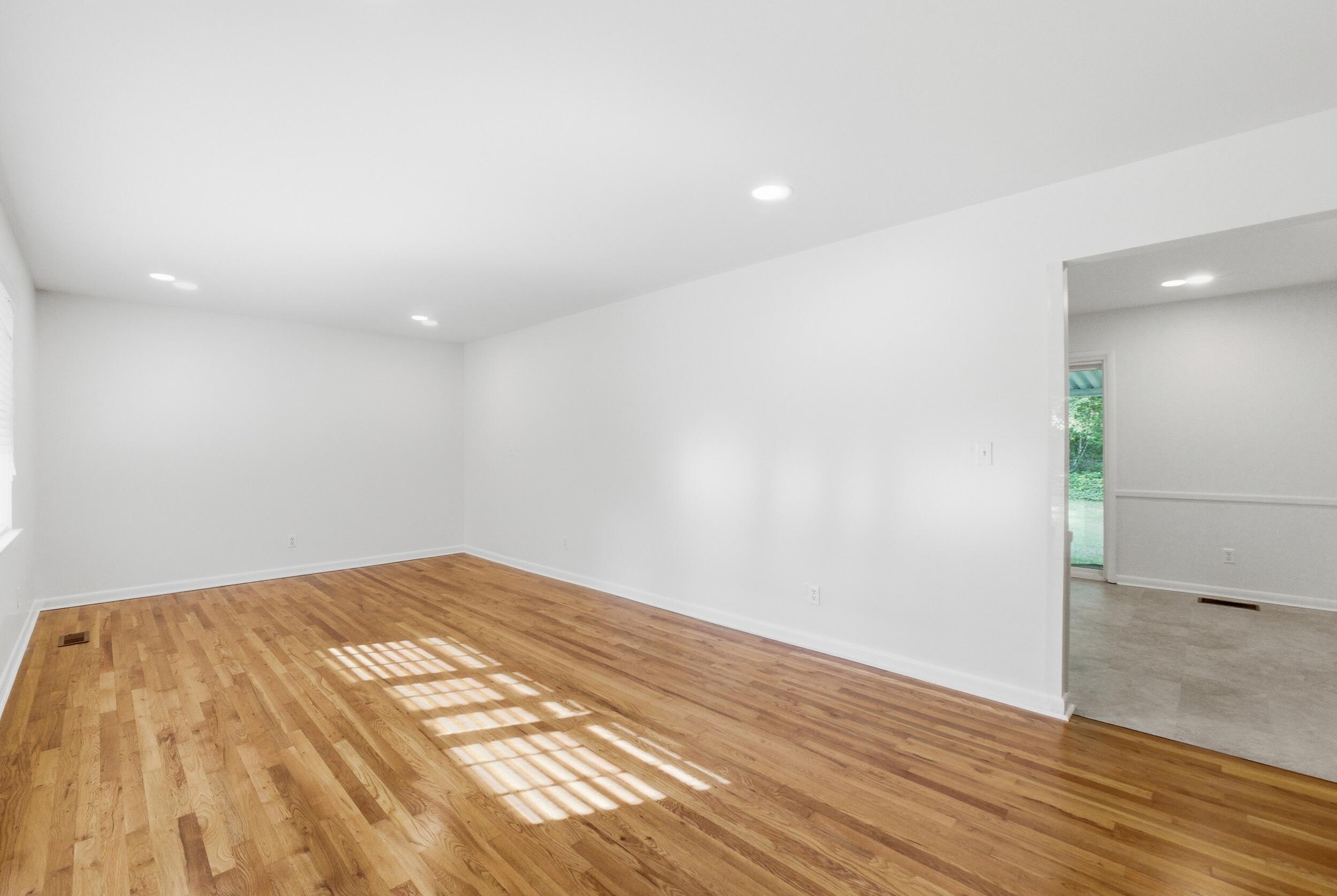 945 Brynwood Terrace