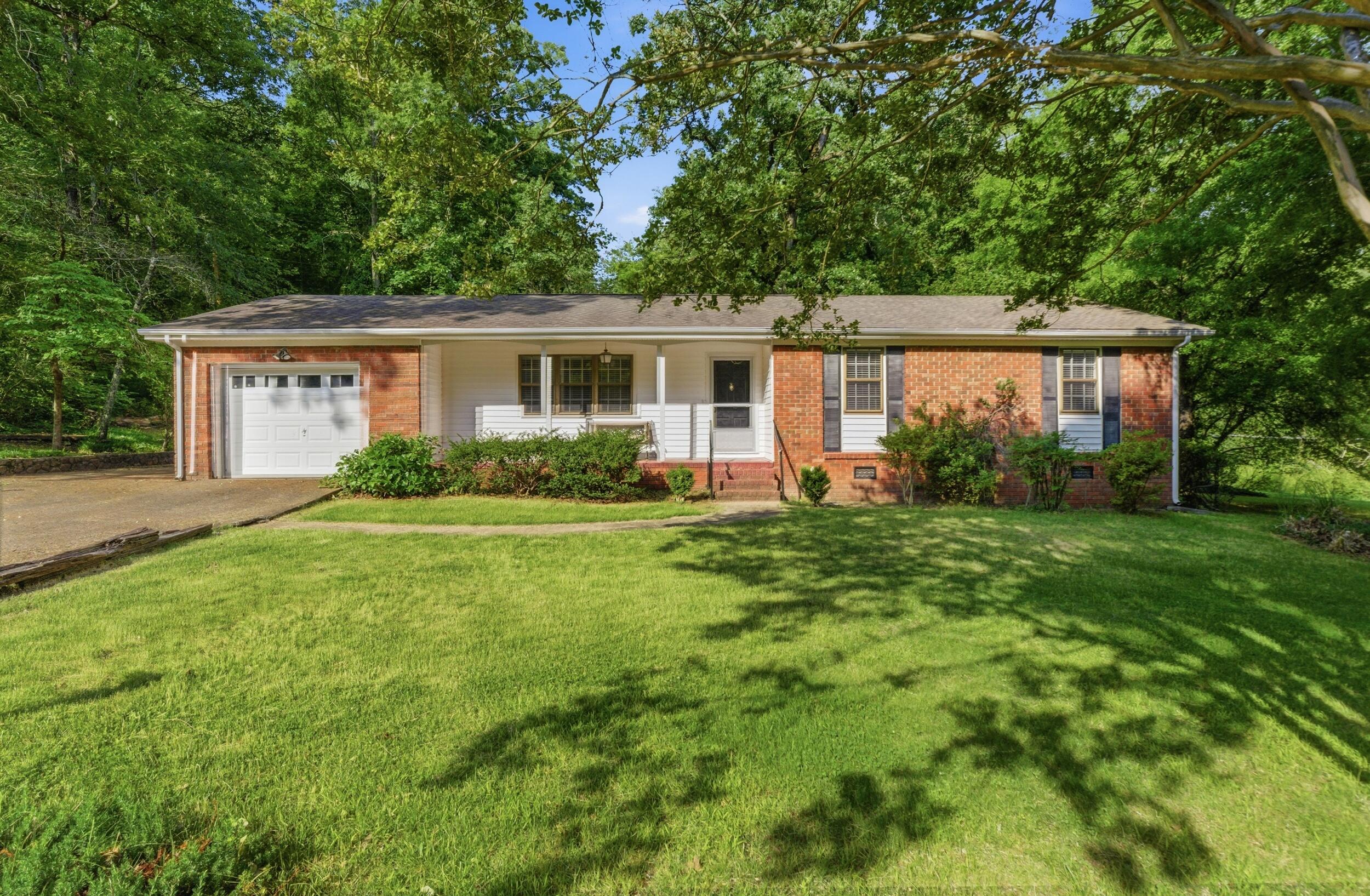 945 Brynwood Terrace