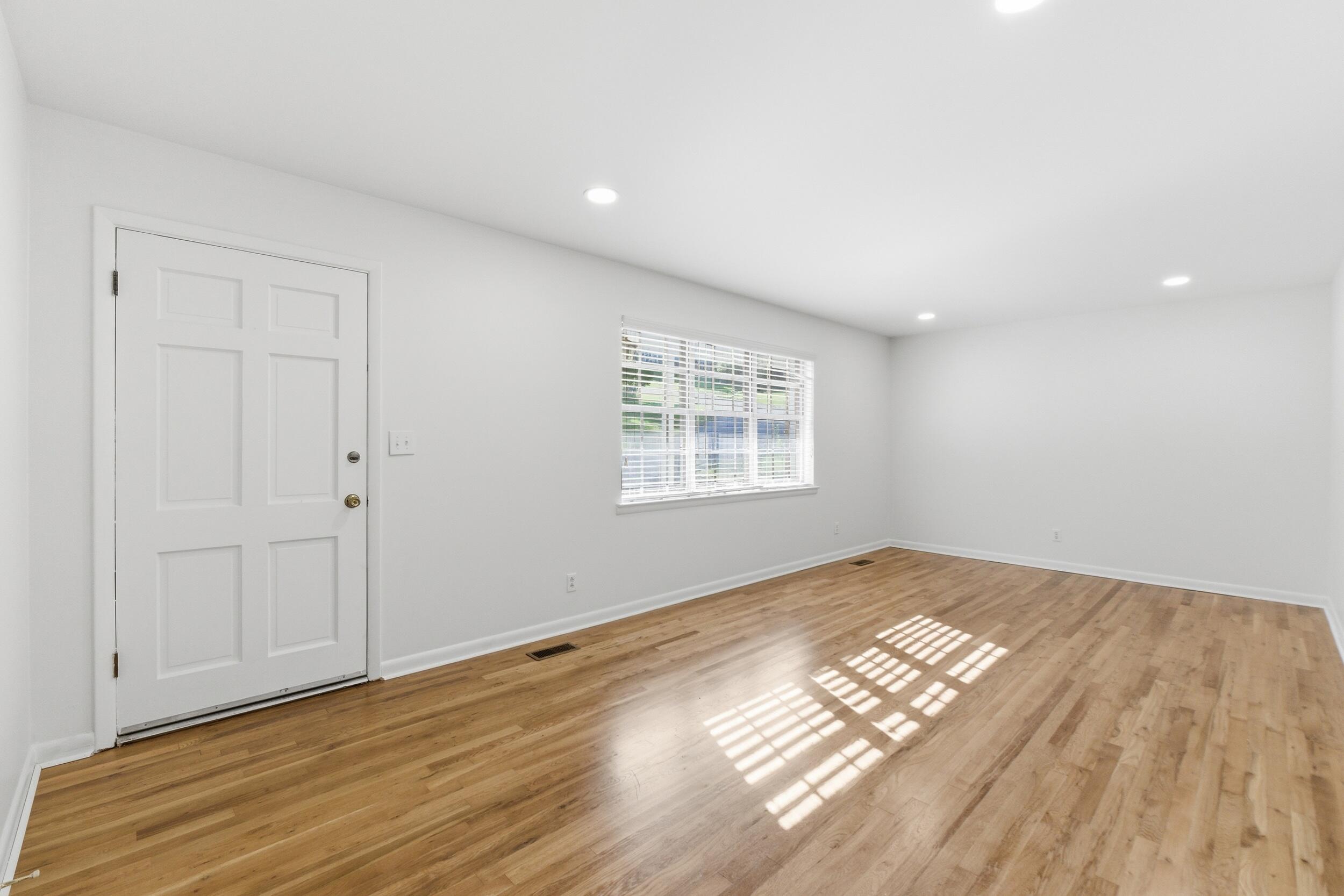 945 Brynwood Terrace
