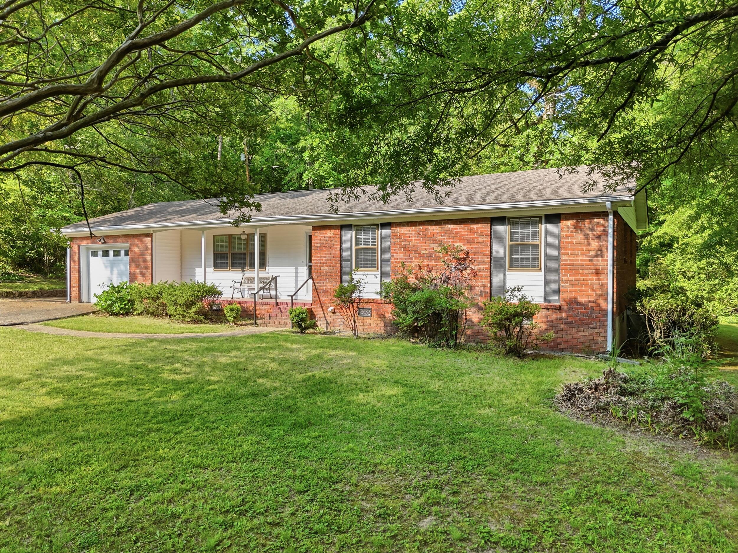 945 Brynwood Terrace