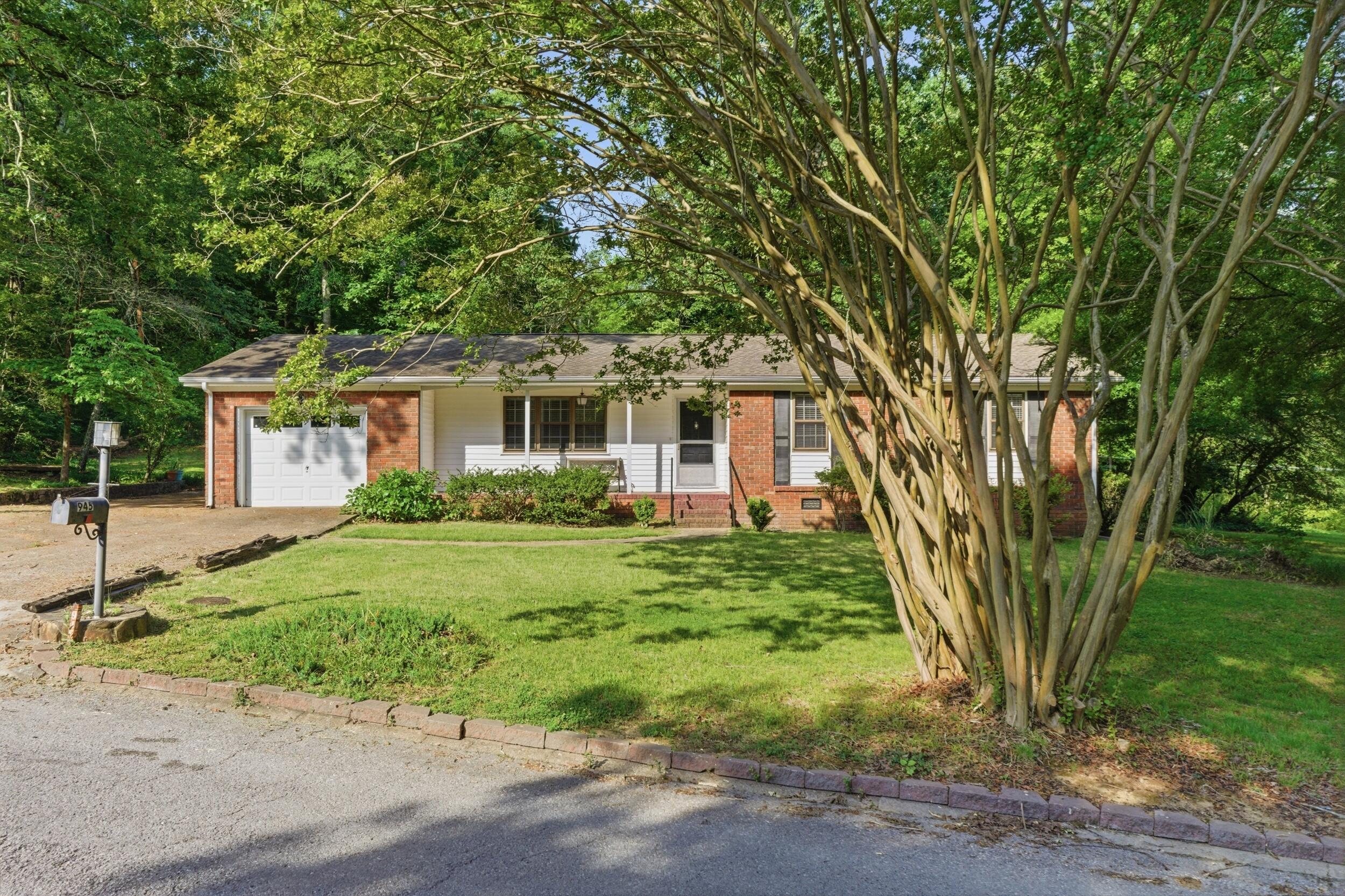 945 Brynwood Terrace