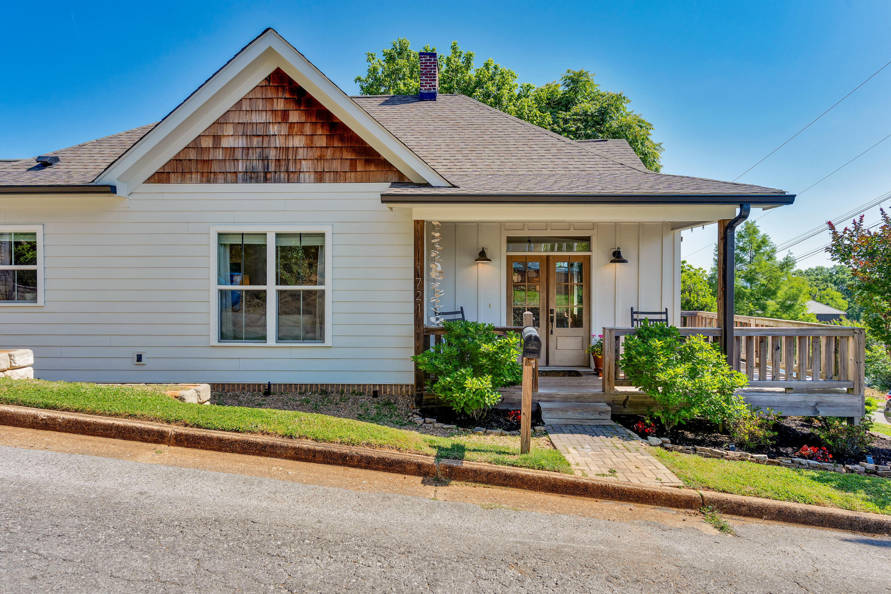 1721 W 39th Street