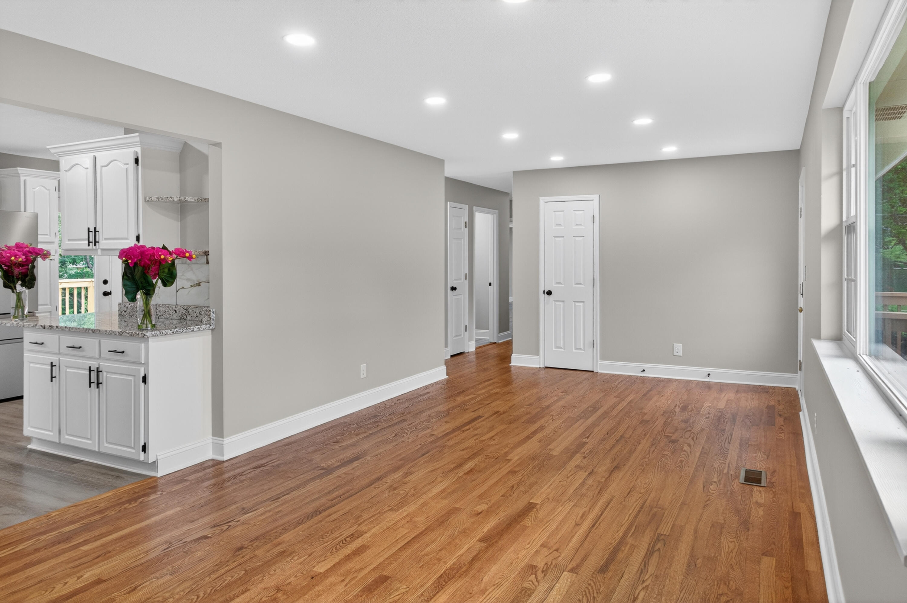 968 W Circle Drive