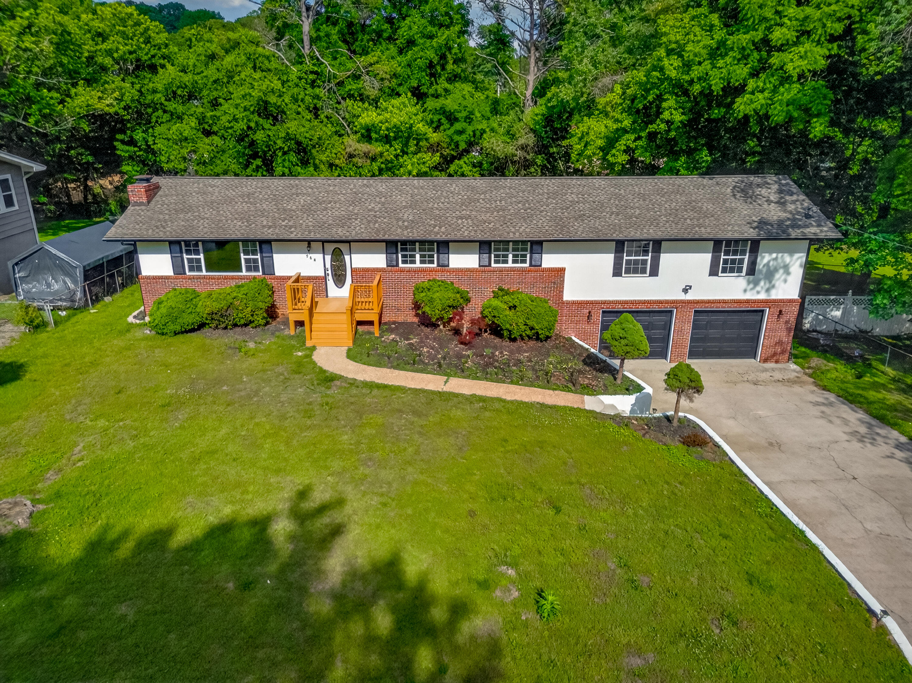 968 W Circle Drive