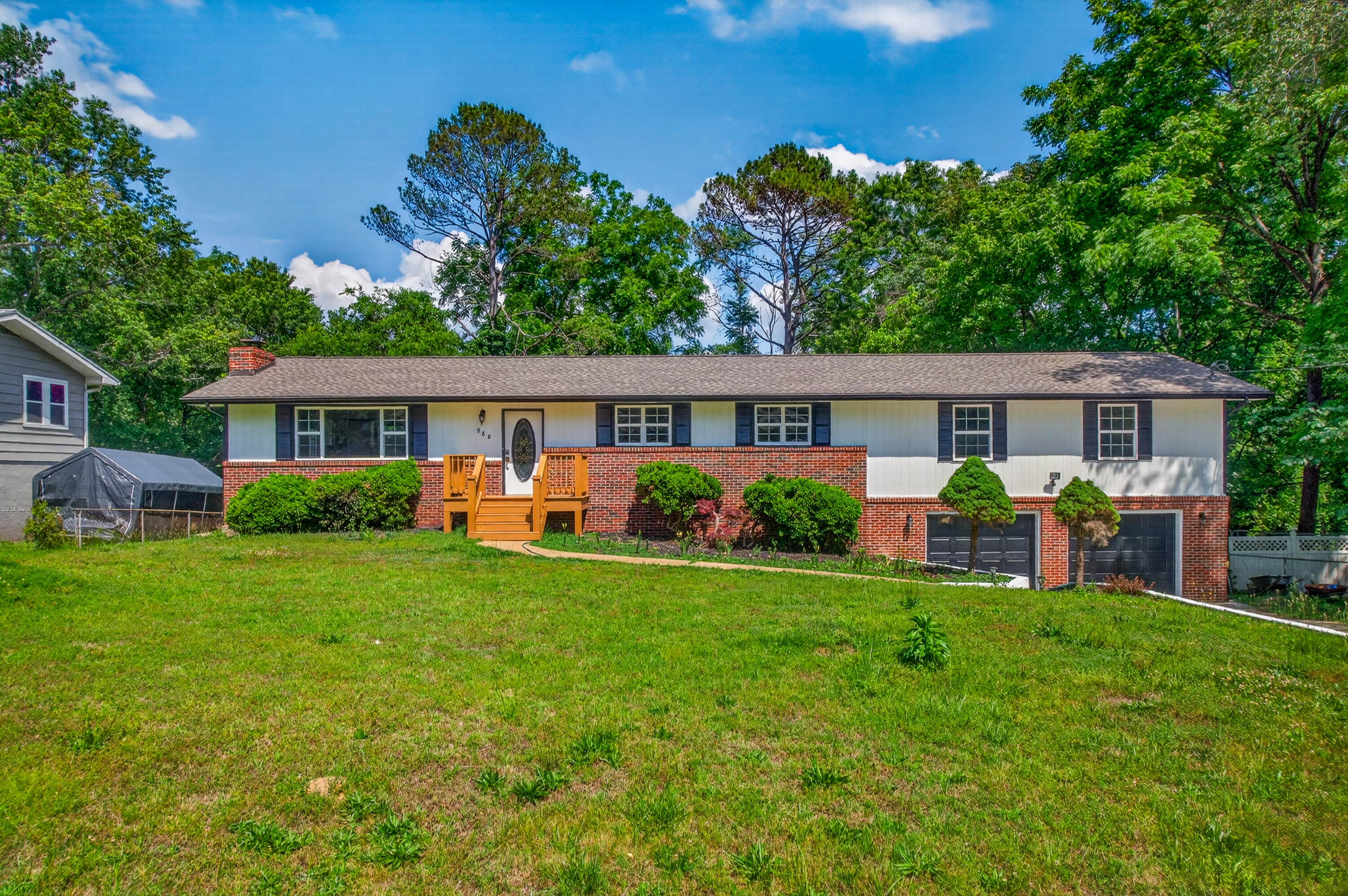 968 W Circle Drive
