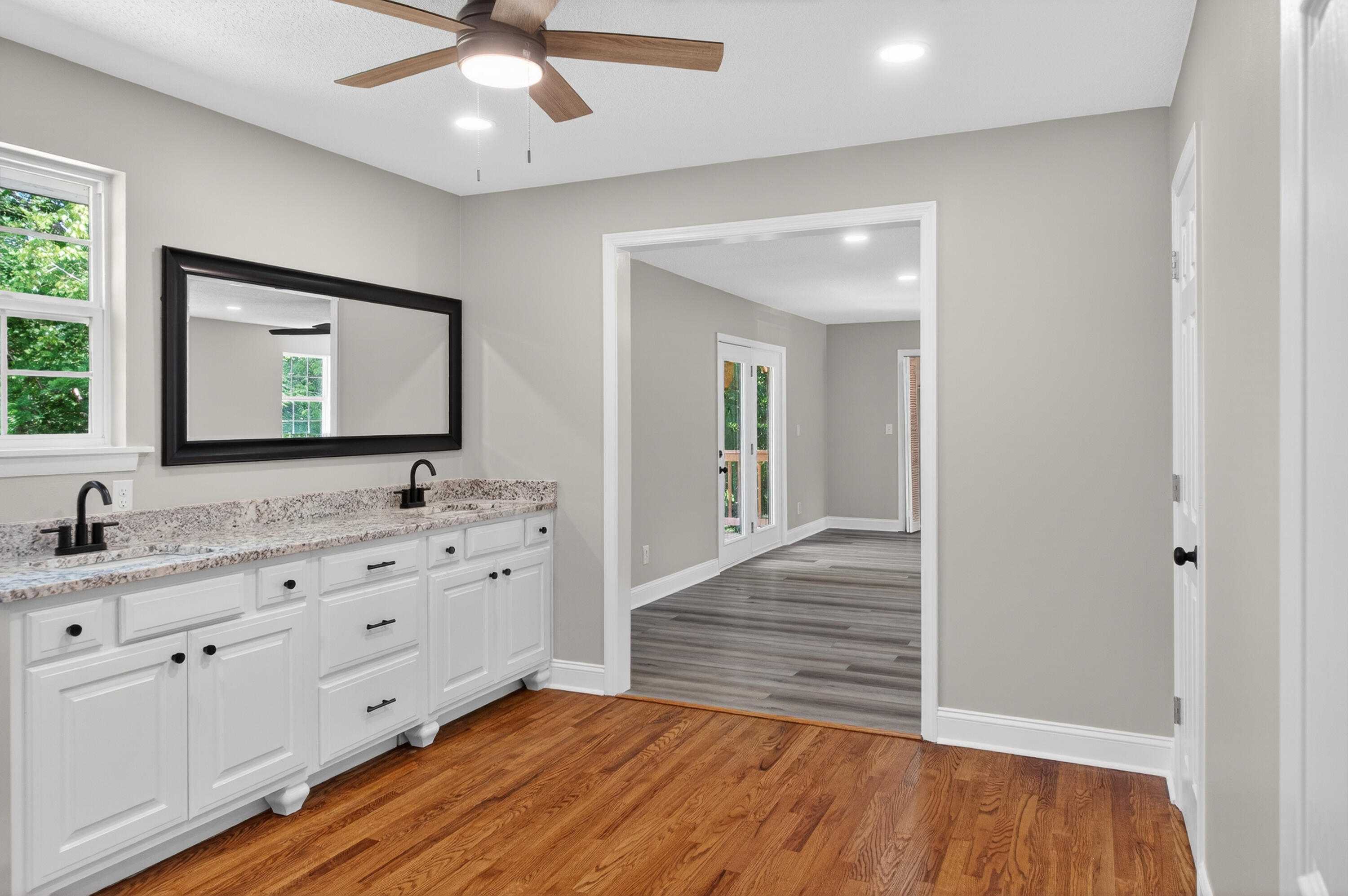 968 W Circle Drive