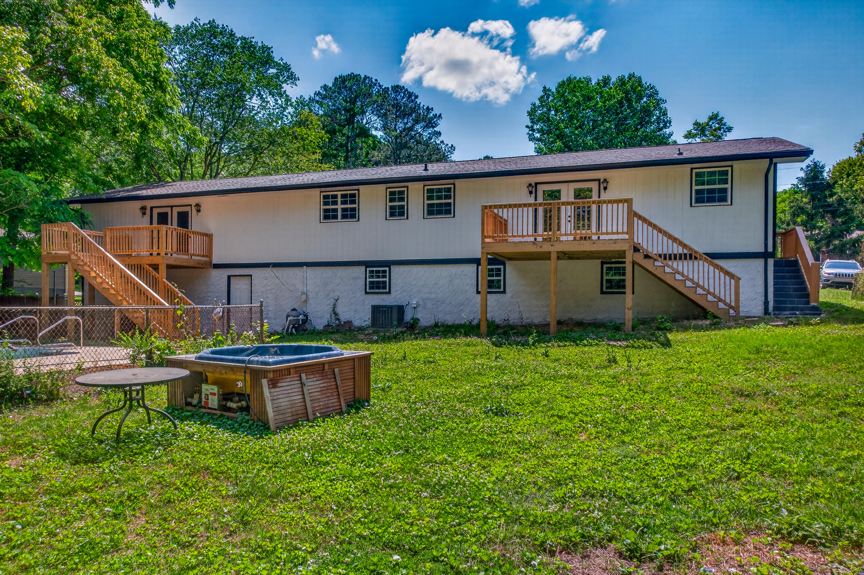 968 W Circle Drive