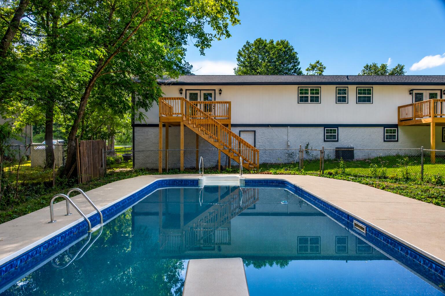 968 W Circle Drive