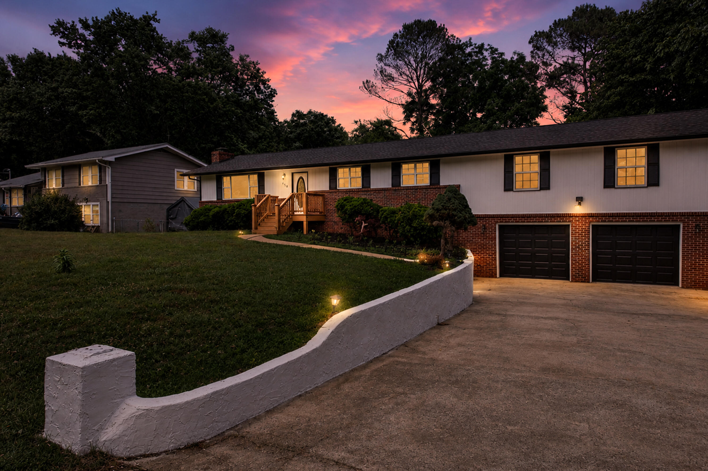 968 W Circle Drive