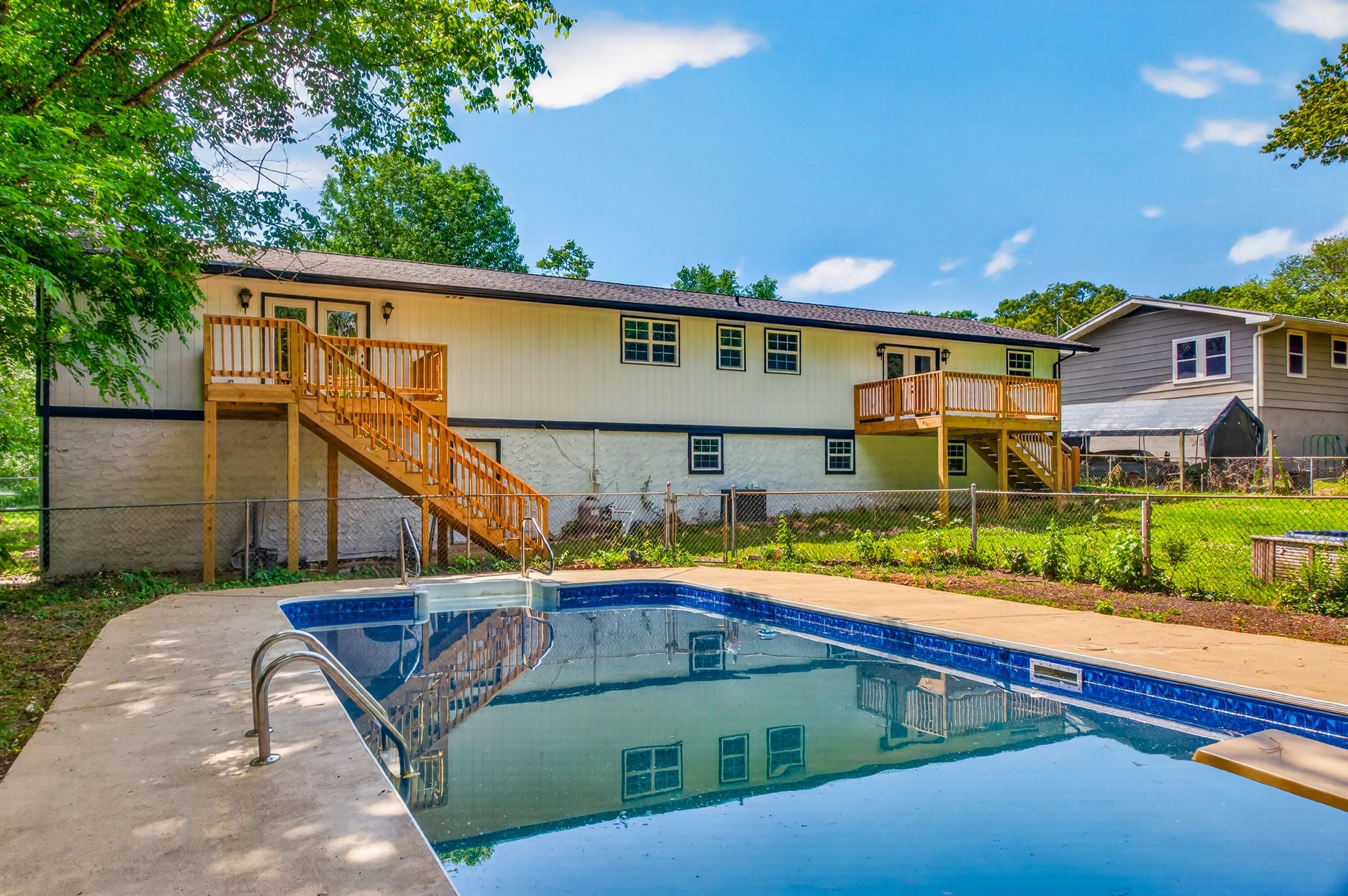 968 W Circle Drive