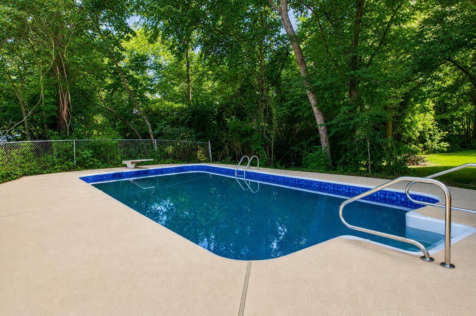 968 W Circle Drive