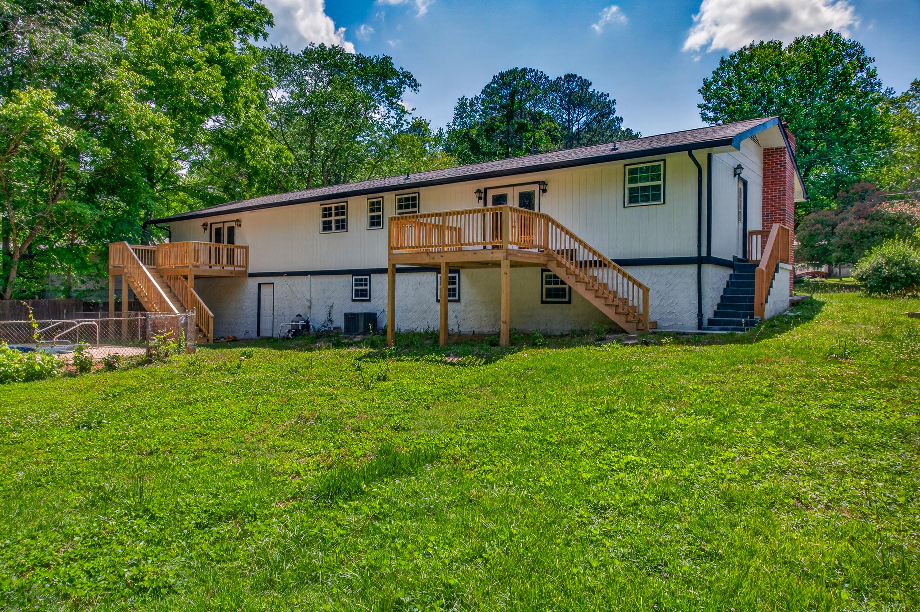 968 W Circle Drive