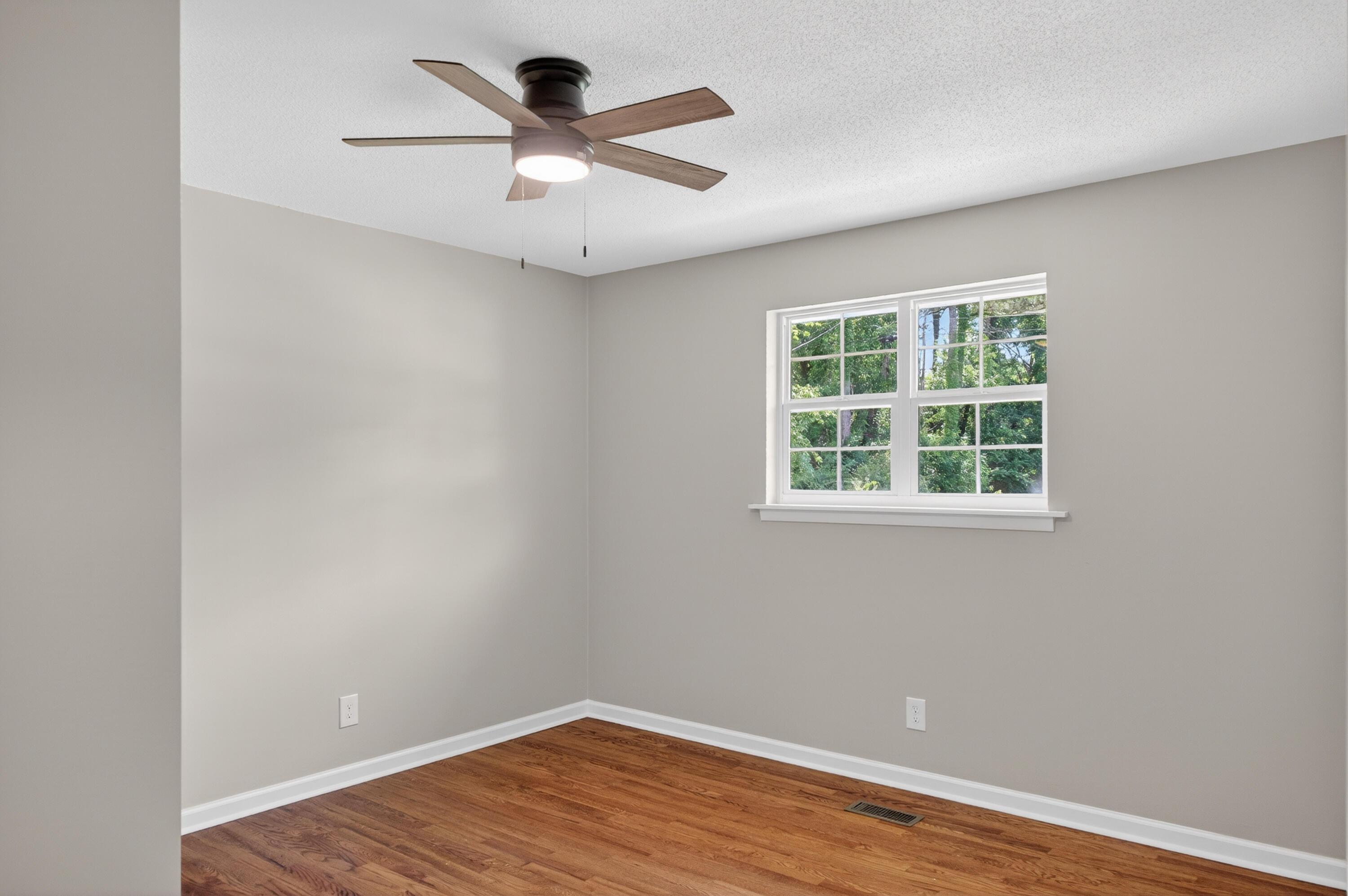 968 W Circle Drive