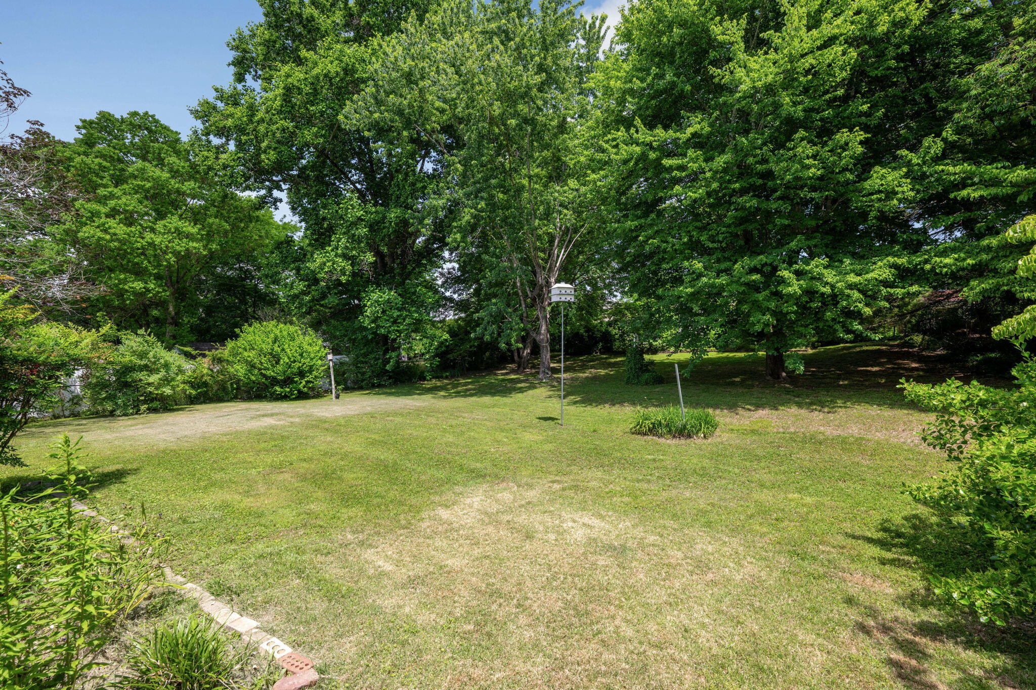 7015 Leslie Dell Lane