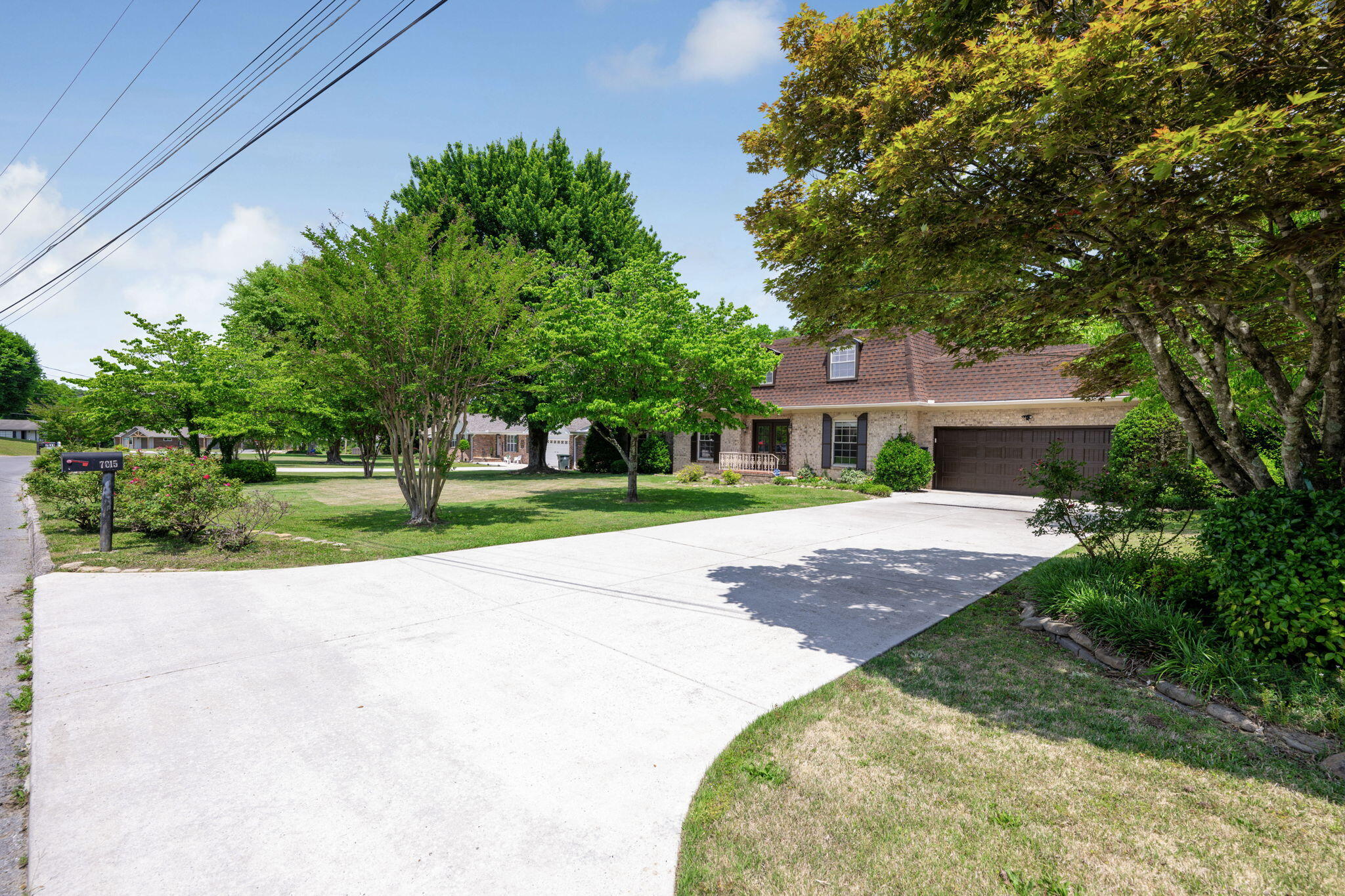 7015 Leslie Dell Lane
