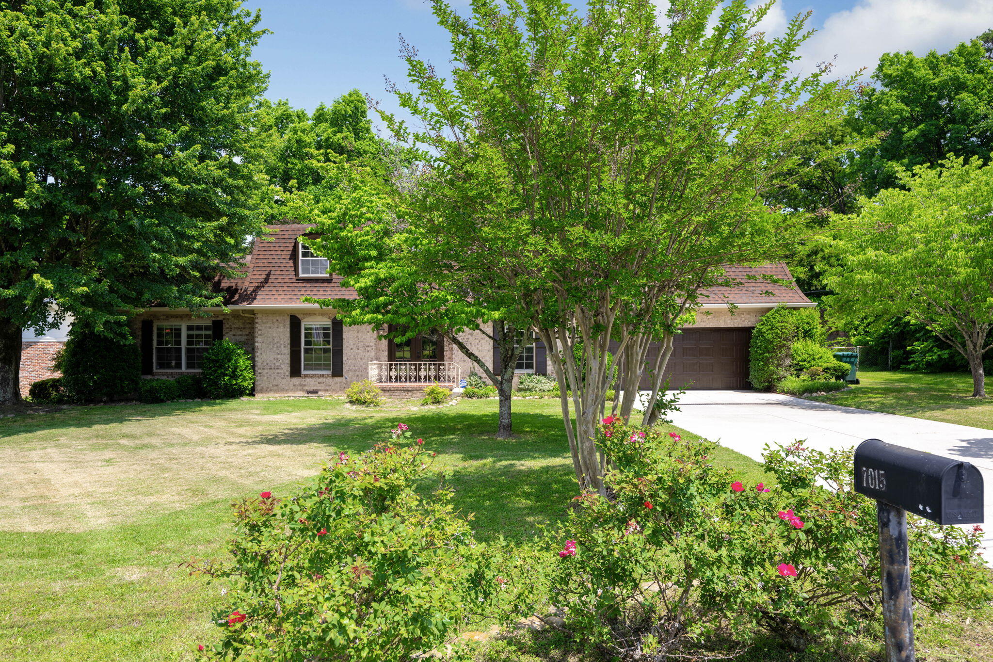 7015 Leslie Dell Lane