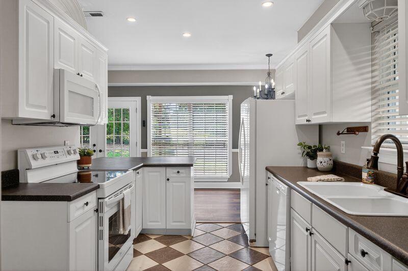 112 Dogwood Trail