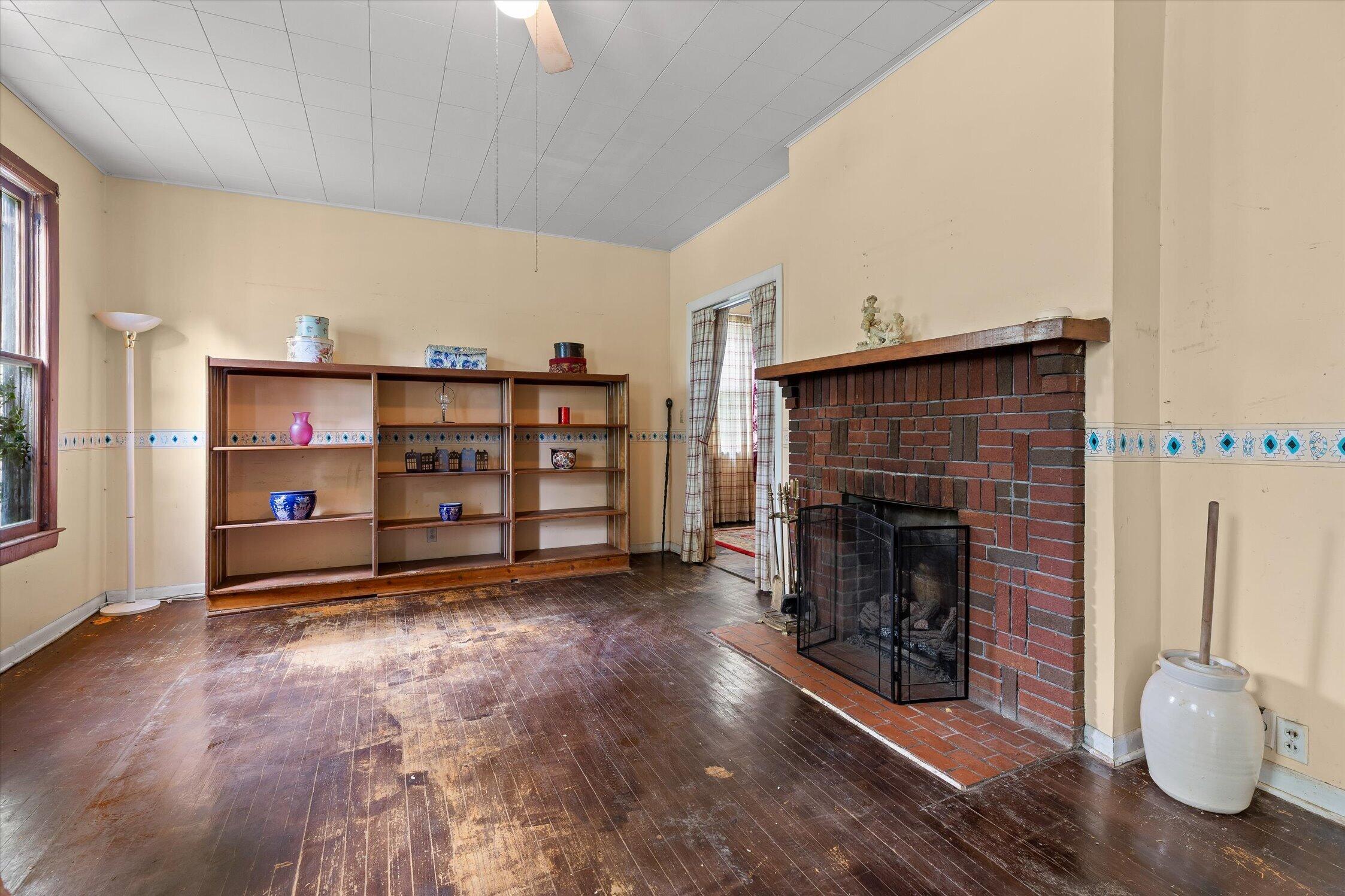 449 S Elm Street