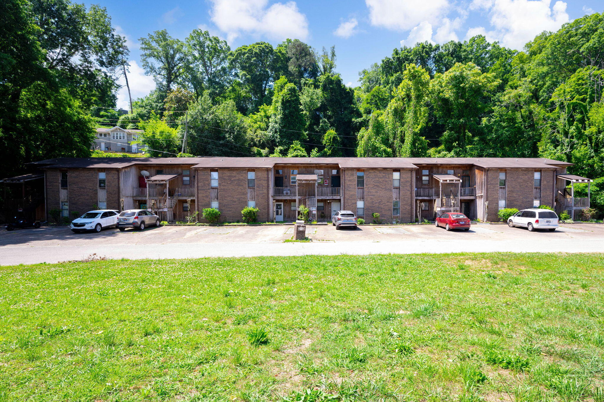 3800 Provence Street, 16