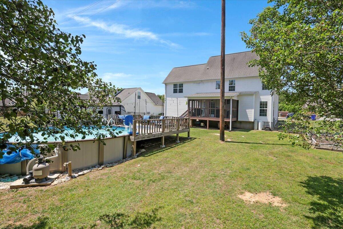 340 Gladstone Drive